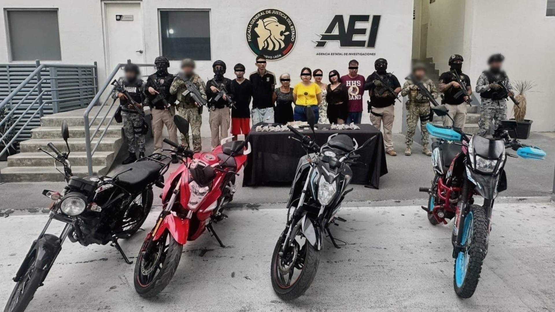 Tres hombres y cuatro mujeres detenidas tras cateo en Apodaca