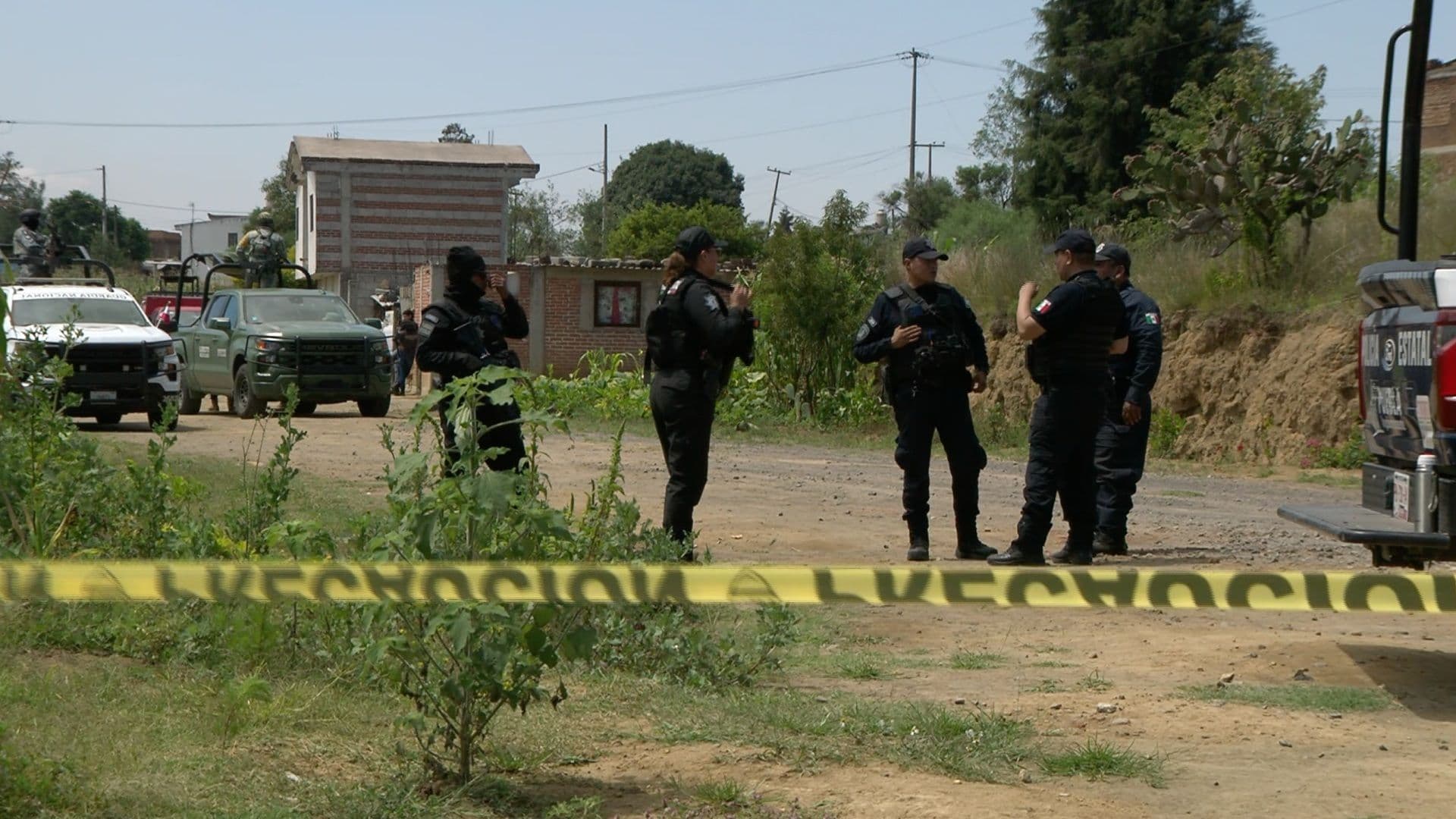 Buscan restos humanos en Coronango tras captura de dos hombres.