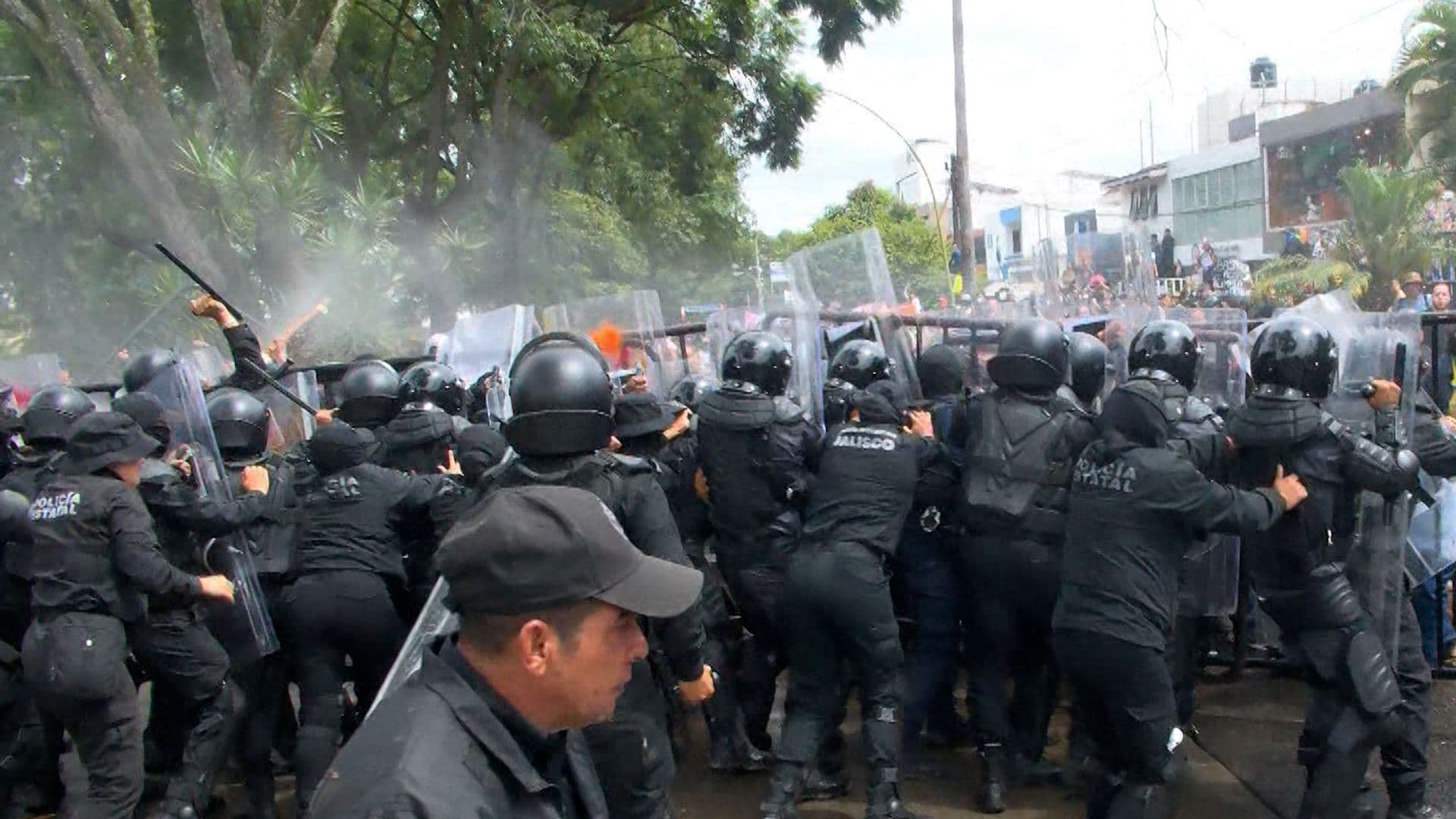 disturbios manifestación agua Guadalajara