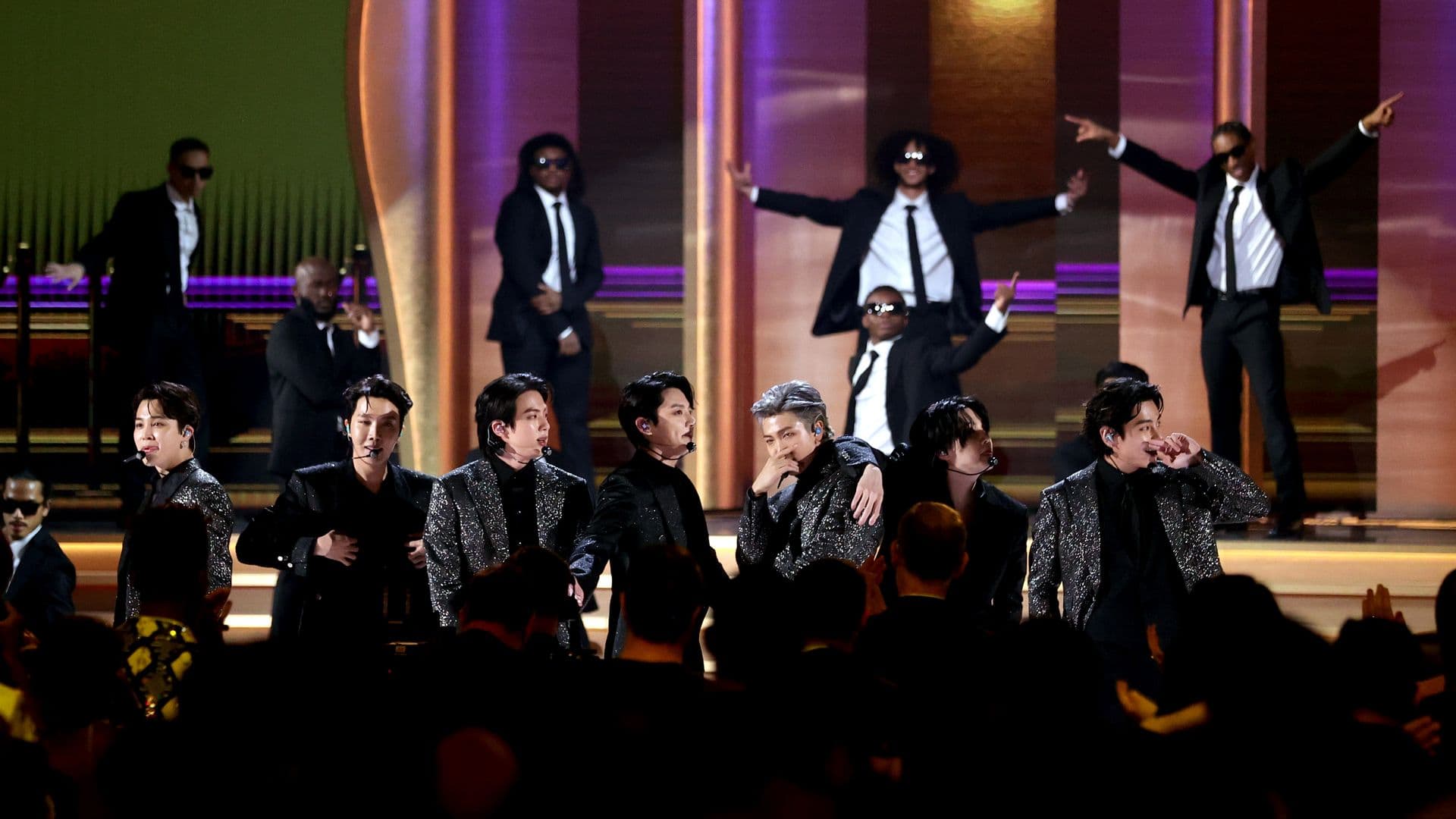 director-grammy-responde-renuncia-bts