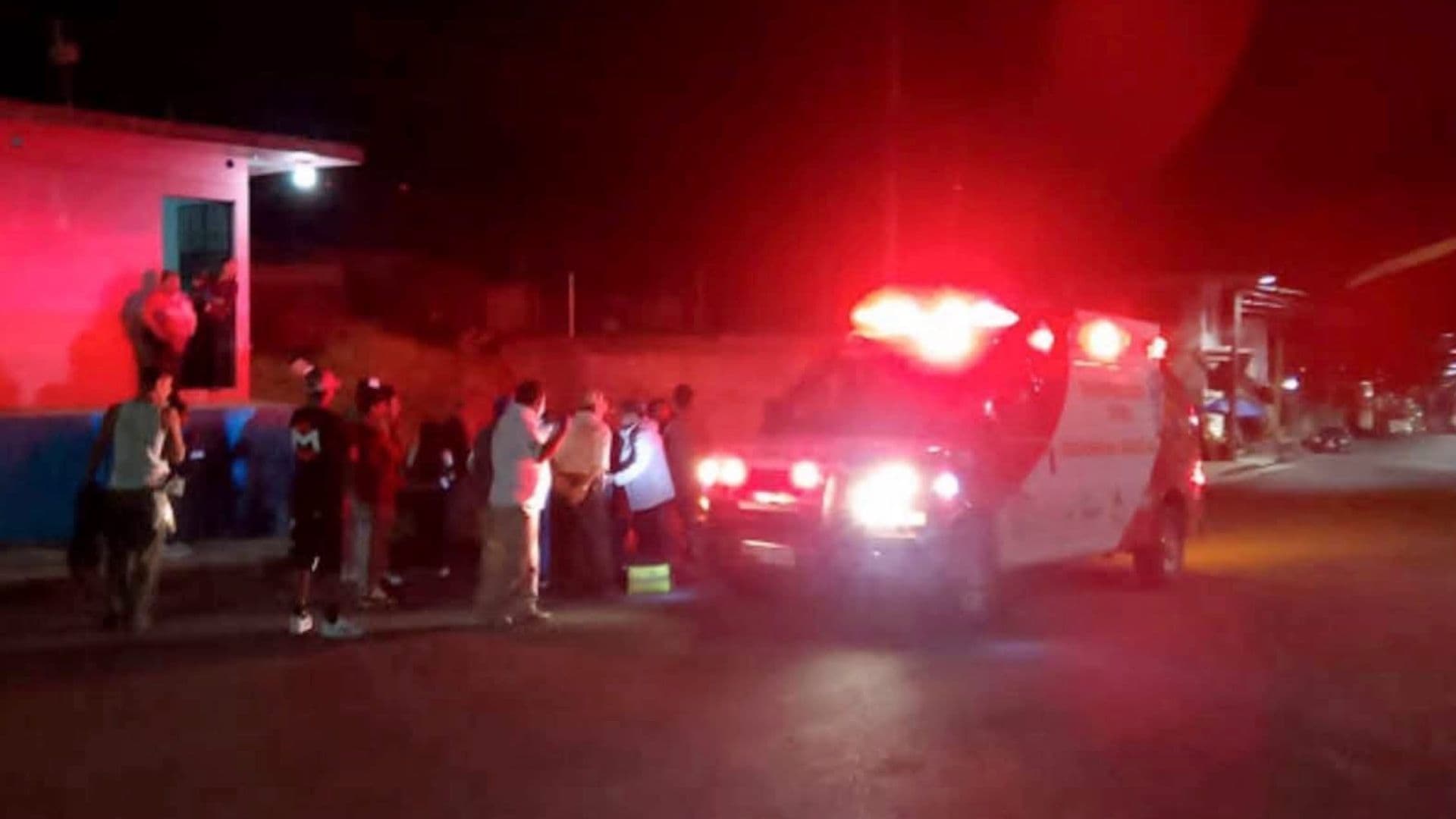 Un enfrentamiento familiar en Veracruz dejó un muerto y un herido. Las autoridades investigan el caso.