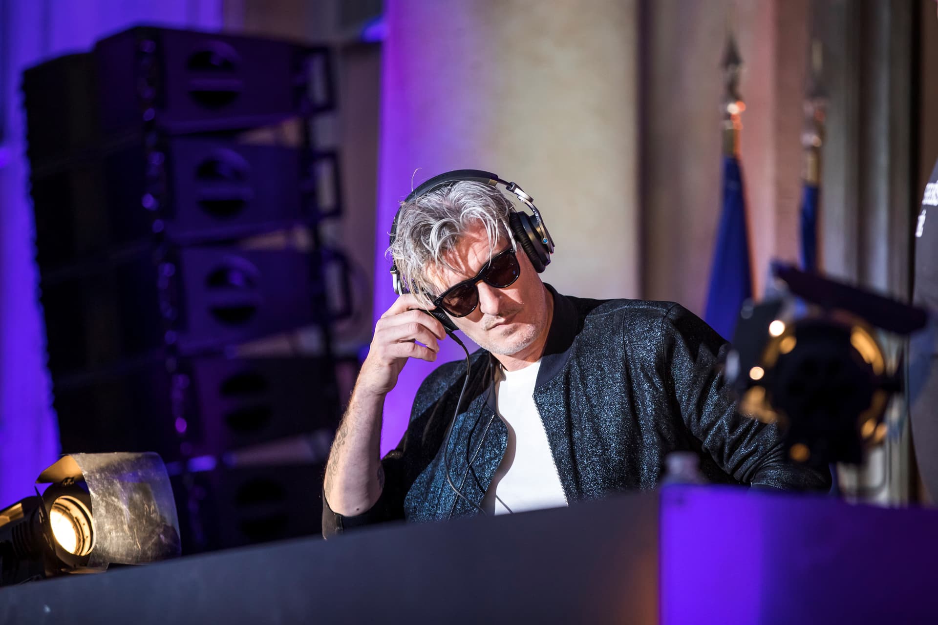 Murió el DJ Kavinsky: ¿Qué se Sabe del Fallecimiento del Autor de ‘Nightcall’?