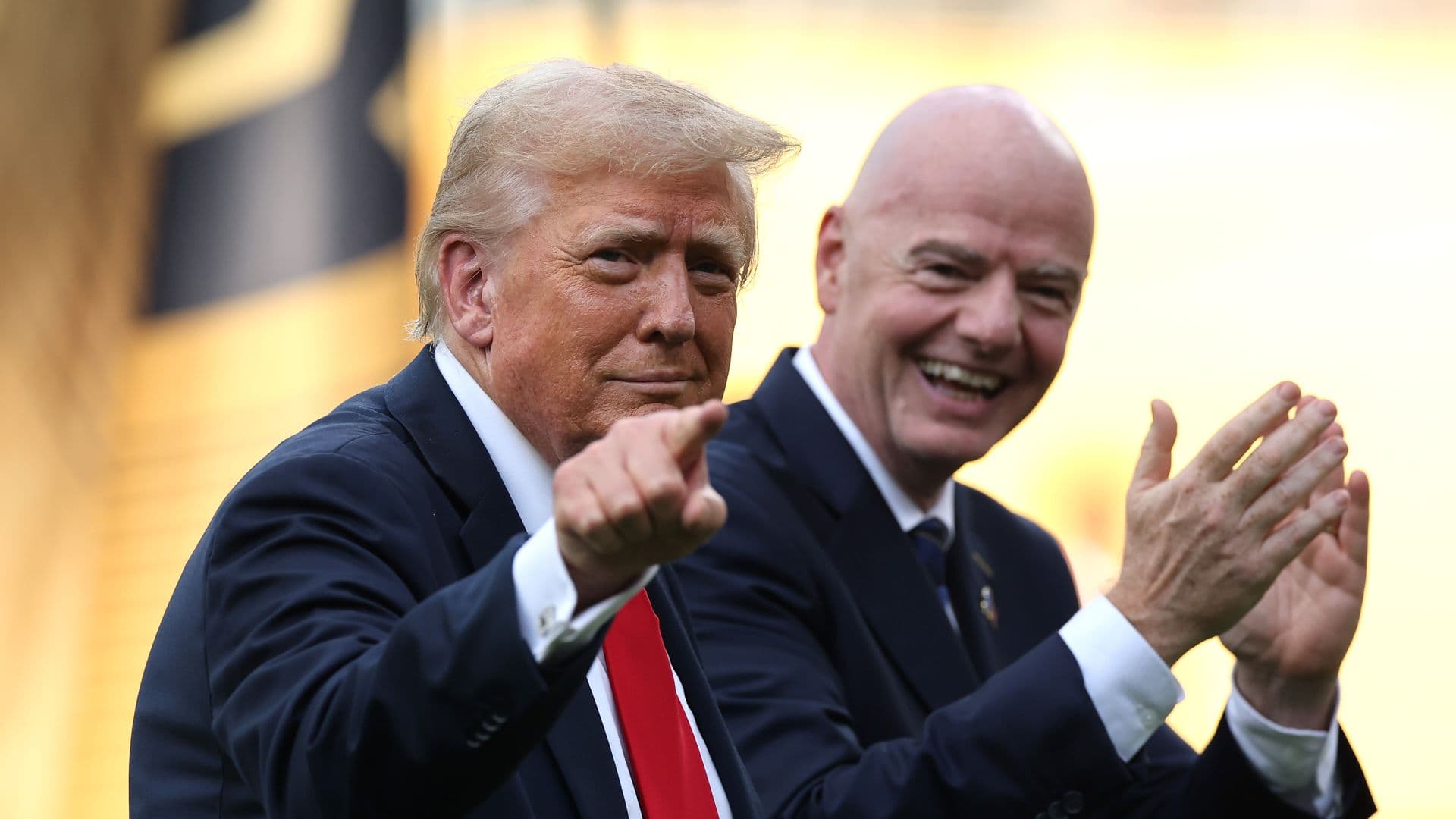 Donald Trump junto a Gianni Infantino