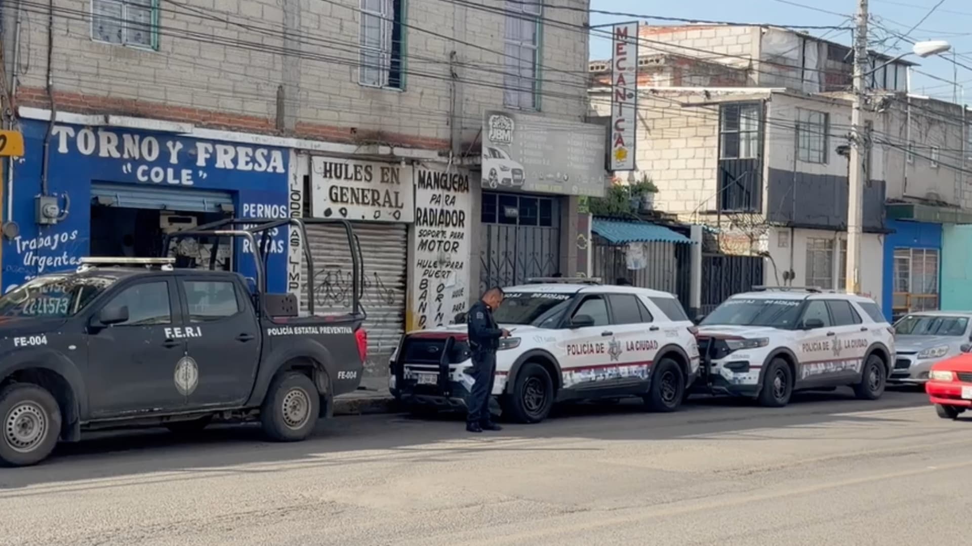 Ataque armado en la Avenida Nacional de Puebla deja dos muertos.