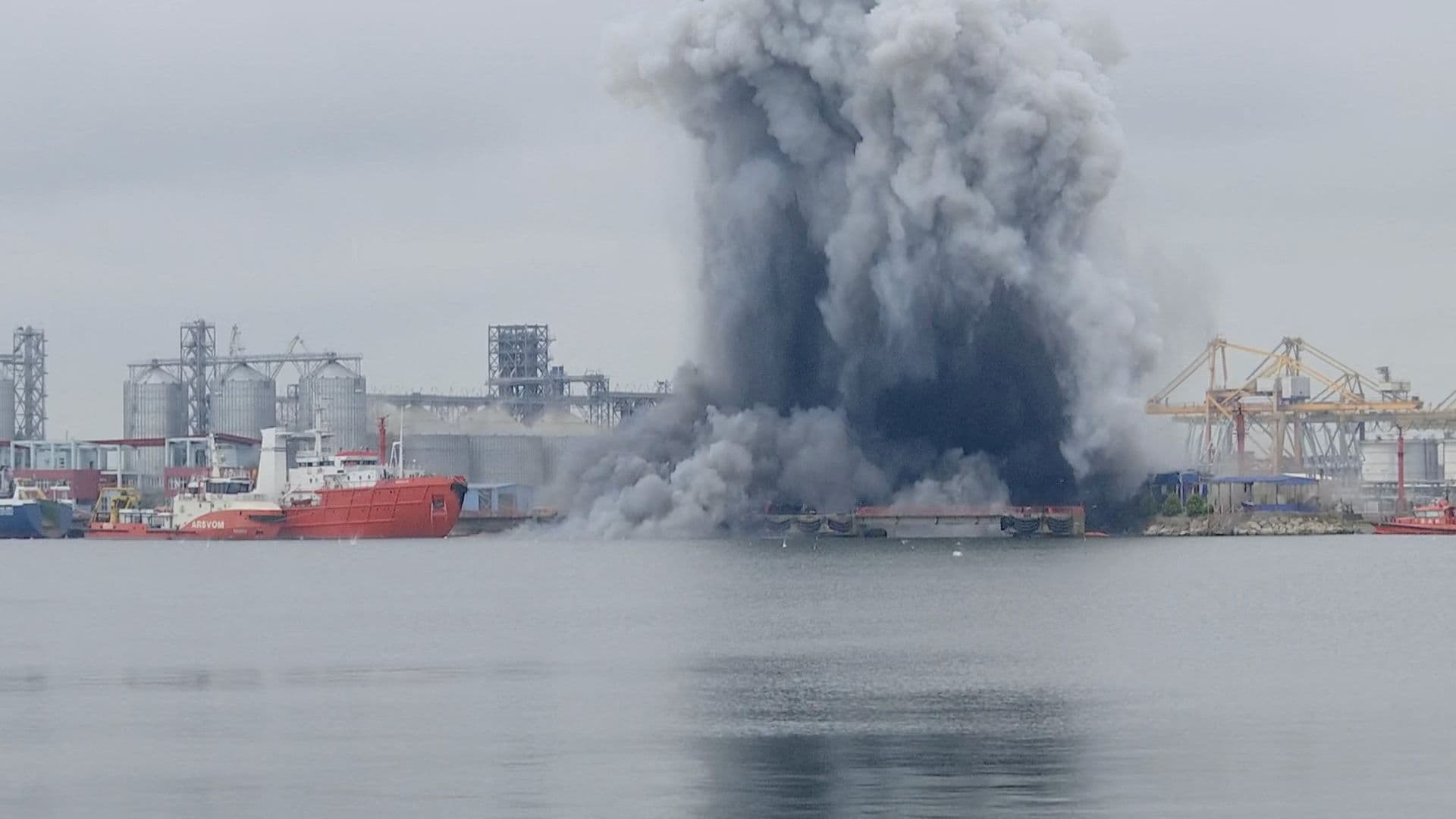 Video de la Explosión de Dron Marino en Puerto de Rumania: Así Fue el Momento
