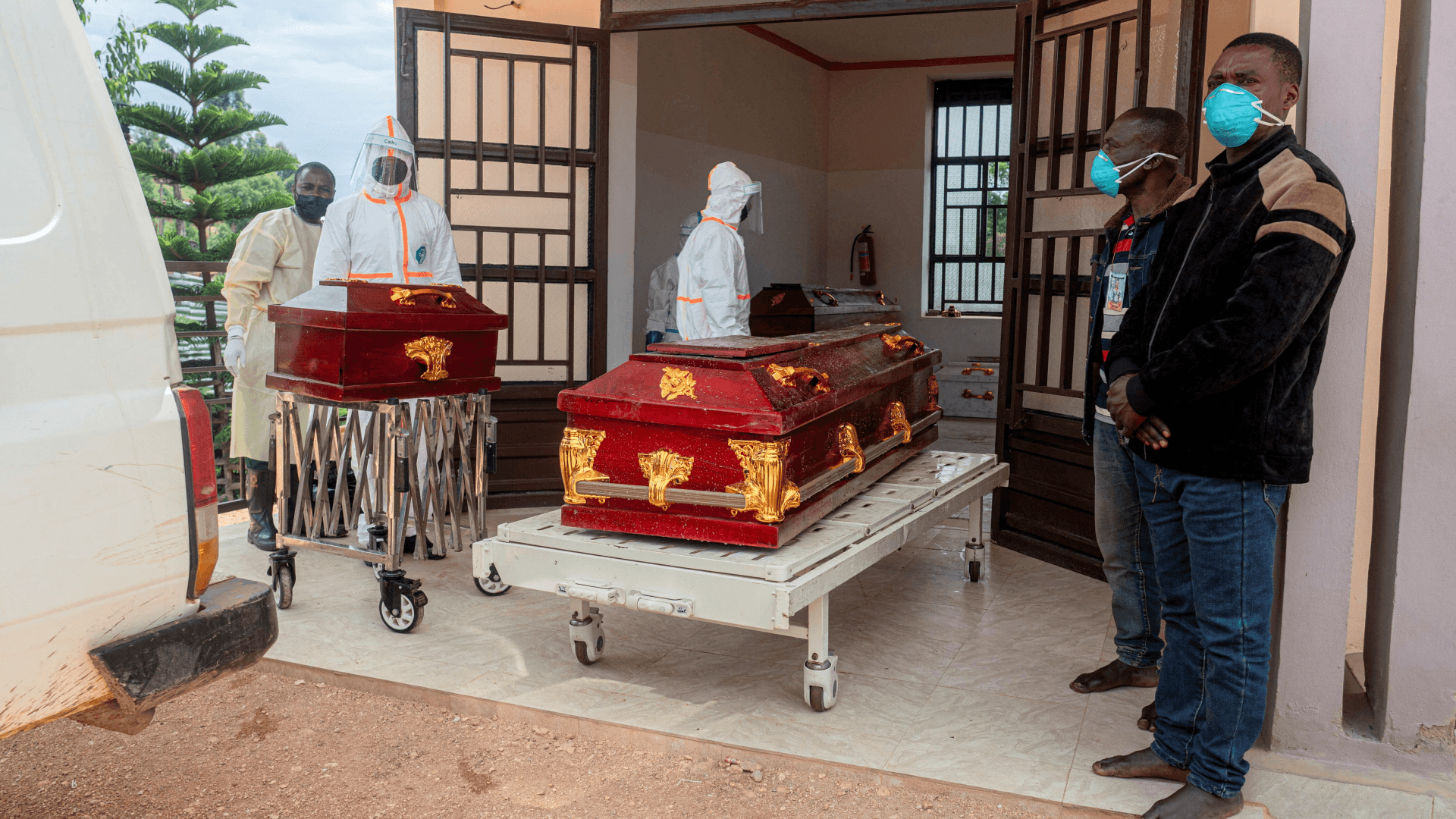 Funeral de mujer embarazada que murió de ébola en la República Democrática del Congo