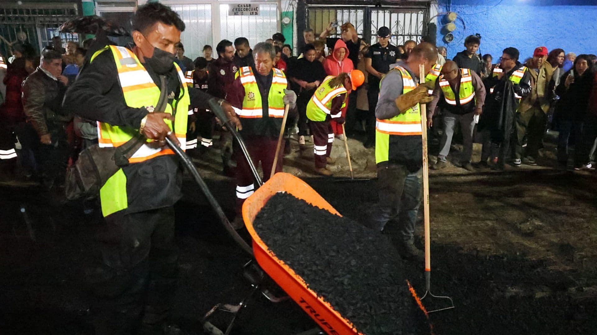 Inician programa para reparar baches en Ecatepec, Edomex. Foto: Gobierno municipal
