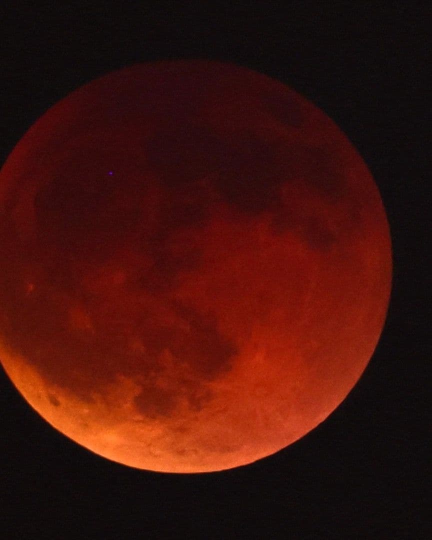 Eclipse lunar