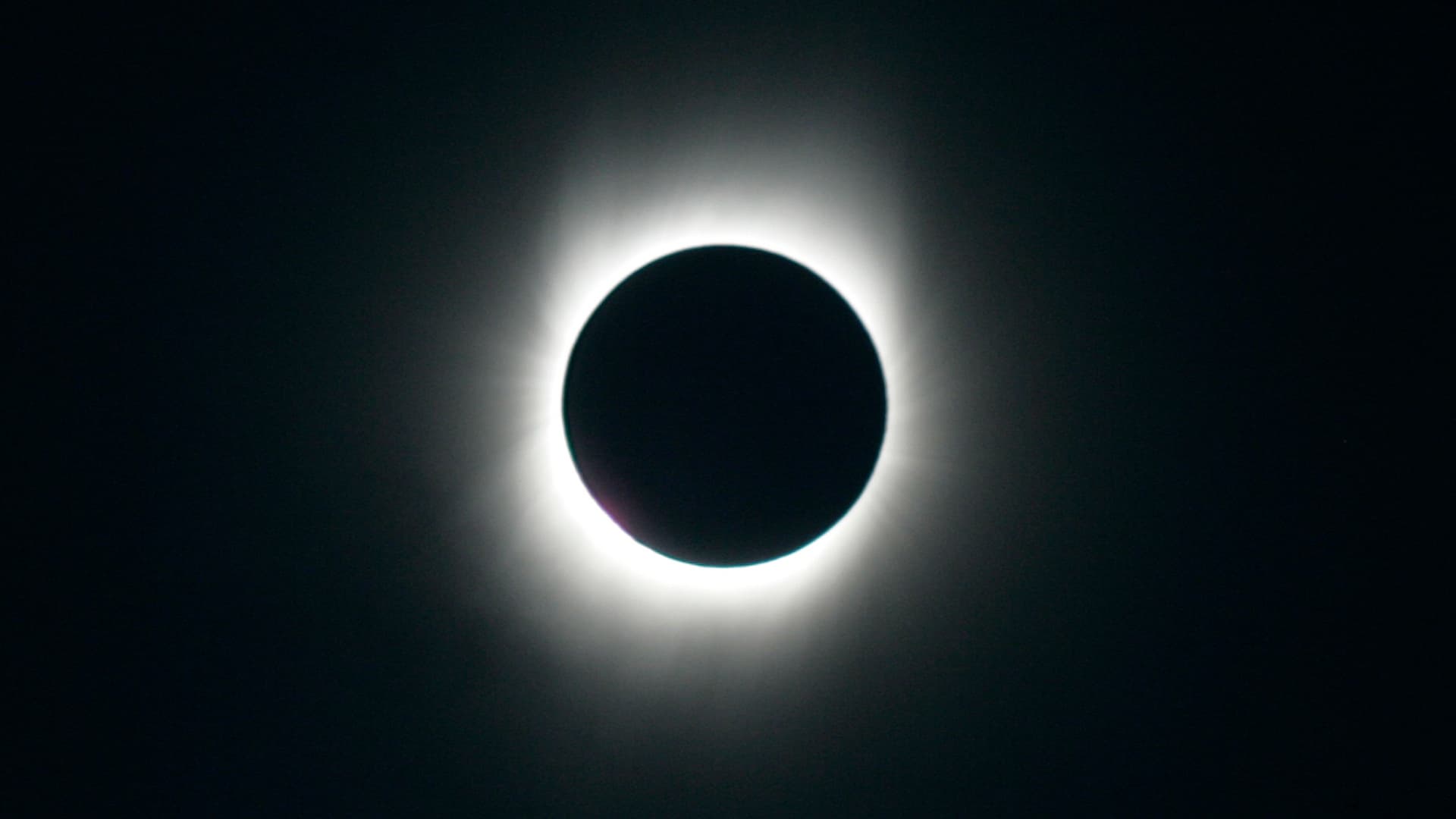 Eclipse Solar Total Más Largo del Siglo 21: Un Día Como Hoy Ocurrió y Duró 6 Minutos y 39 Segundos
