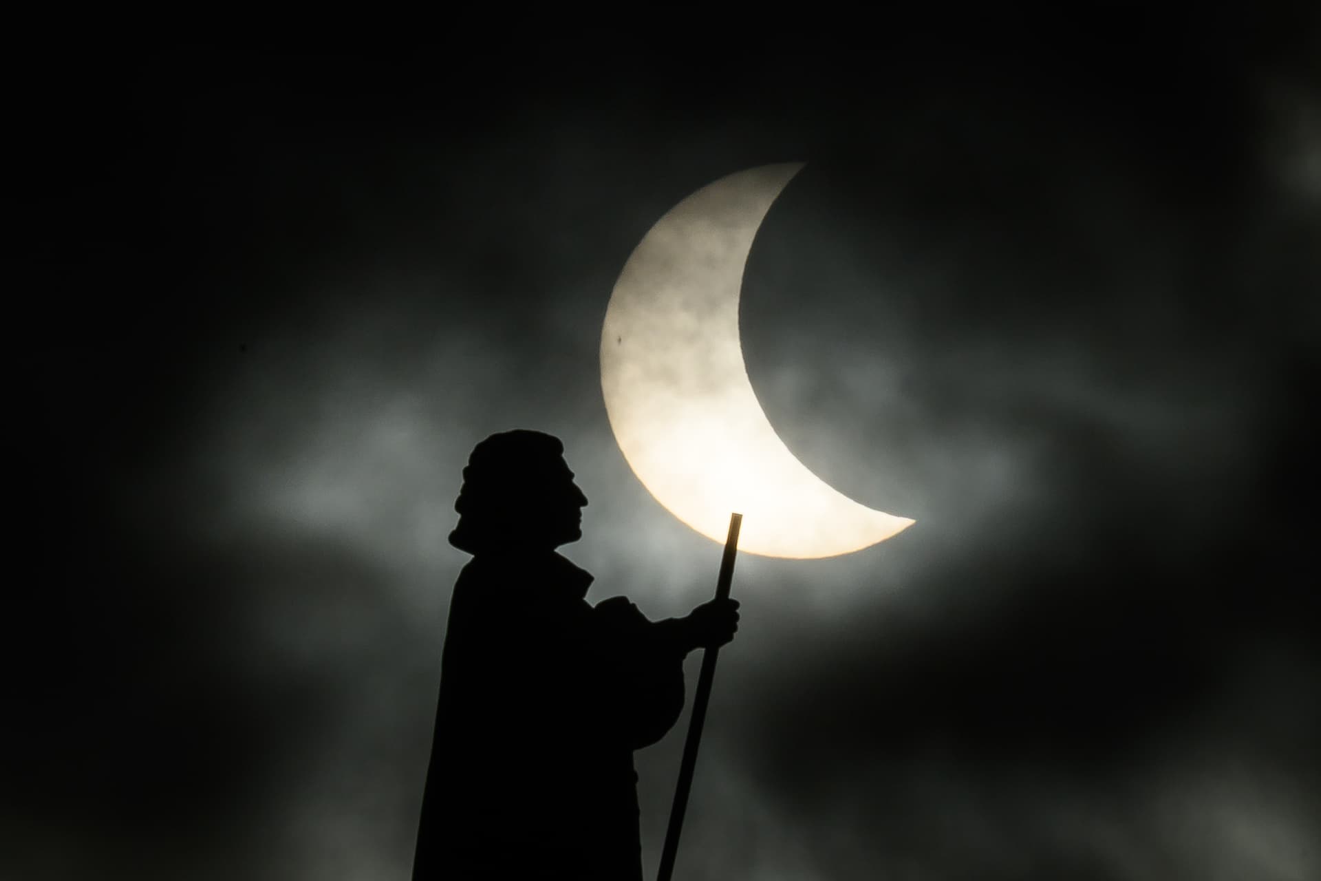 Eclipse solar capatado en Grecia.