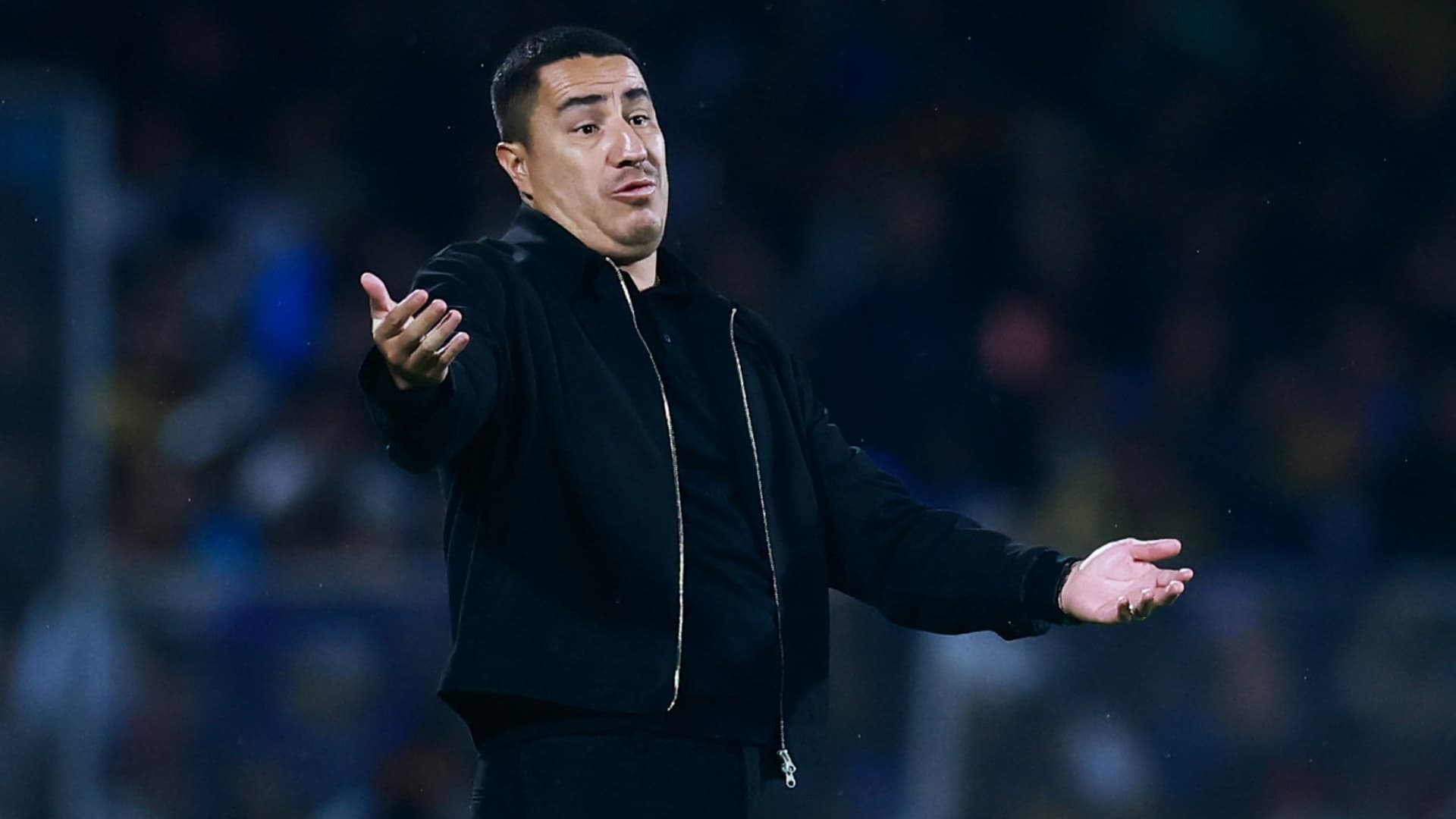 Efraín Juárez tuvo su primer revés en el futbol europeo y no disputará la Champions League