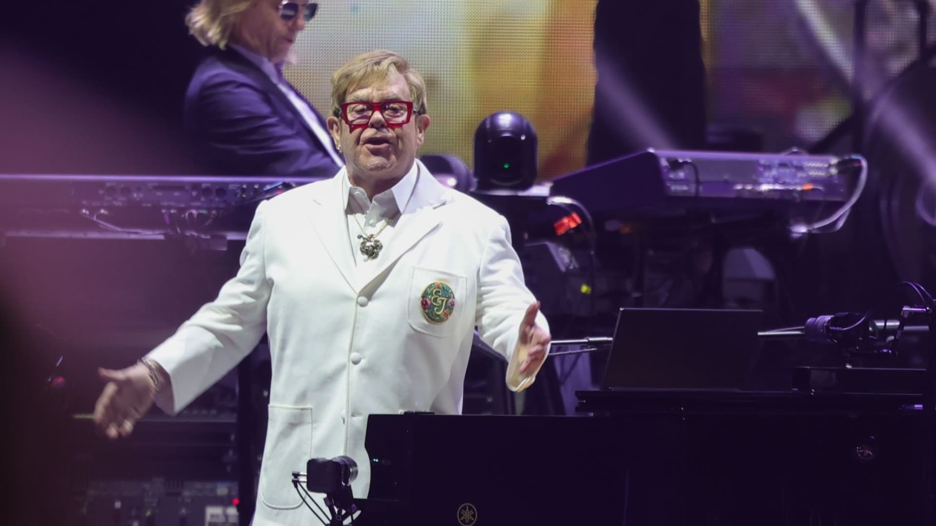 Este sábado, Elton John se despedirá para siempre de su público en México