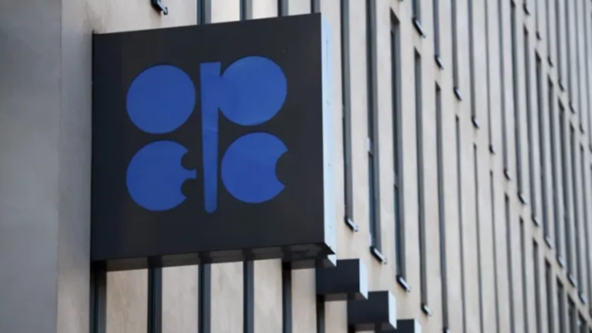 País Petrolero Clave Anuncia su Salida de la OPEP: ¿Por Qué se Va Emiratos Árabes Unidos?