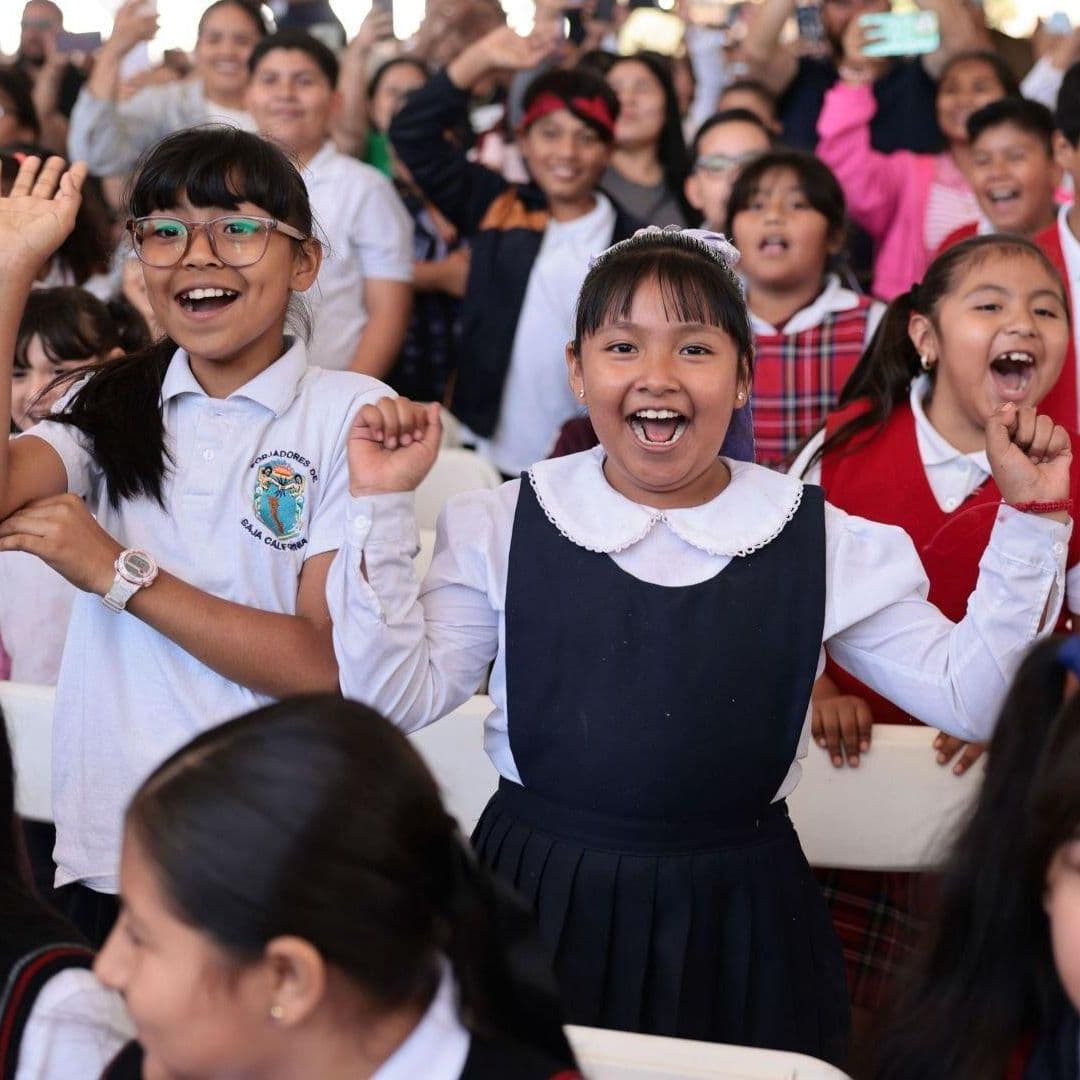 ¿En Qué Escuelas Entregan la Tarjeta Beca Rita Cetina Mañana 13 de Julio 2026? Lista