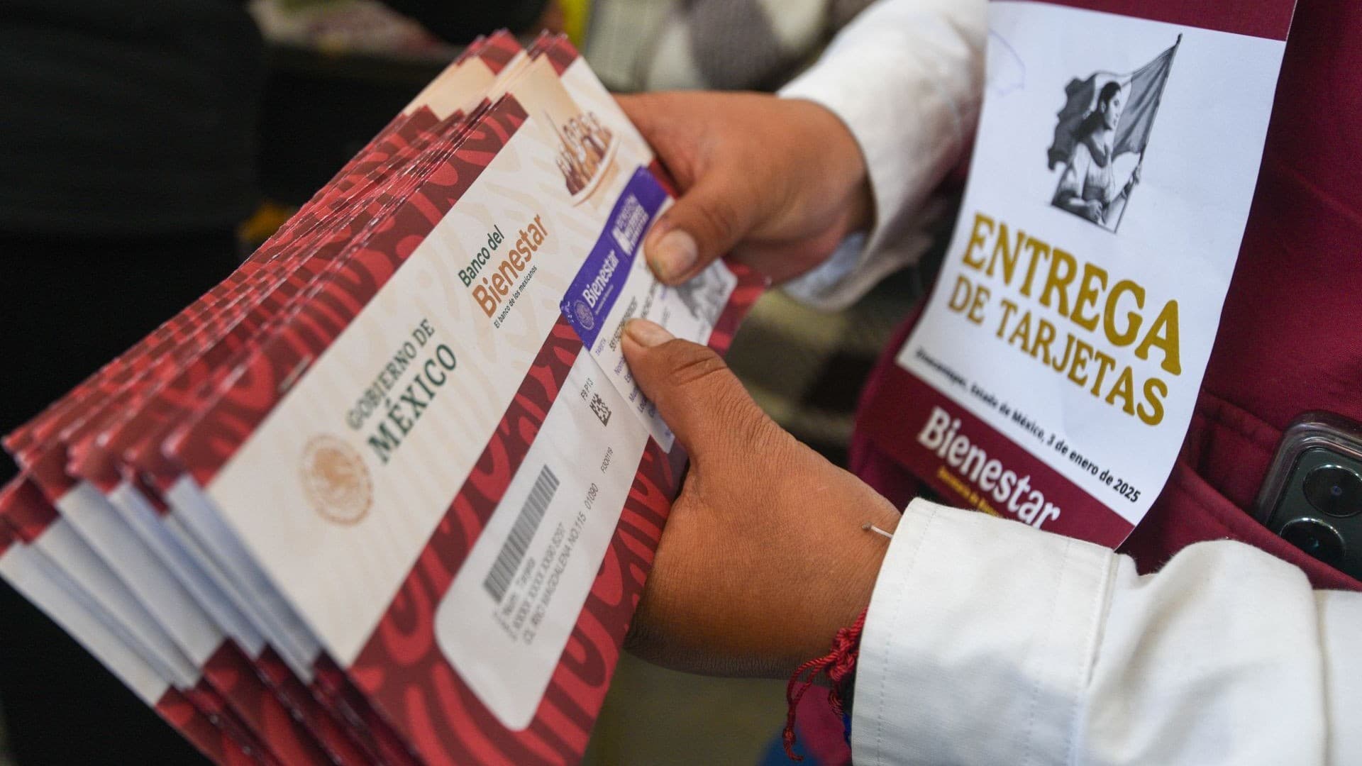 Checa quiénes recibirán la tarjeta de la Pensión Bienestar en junio 2026