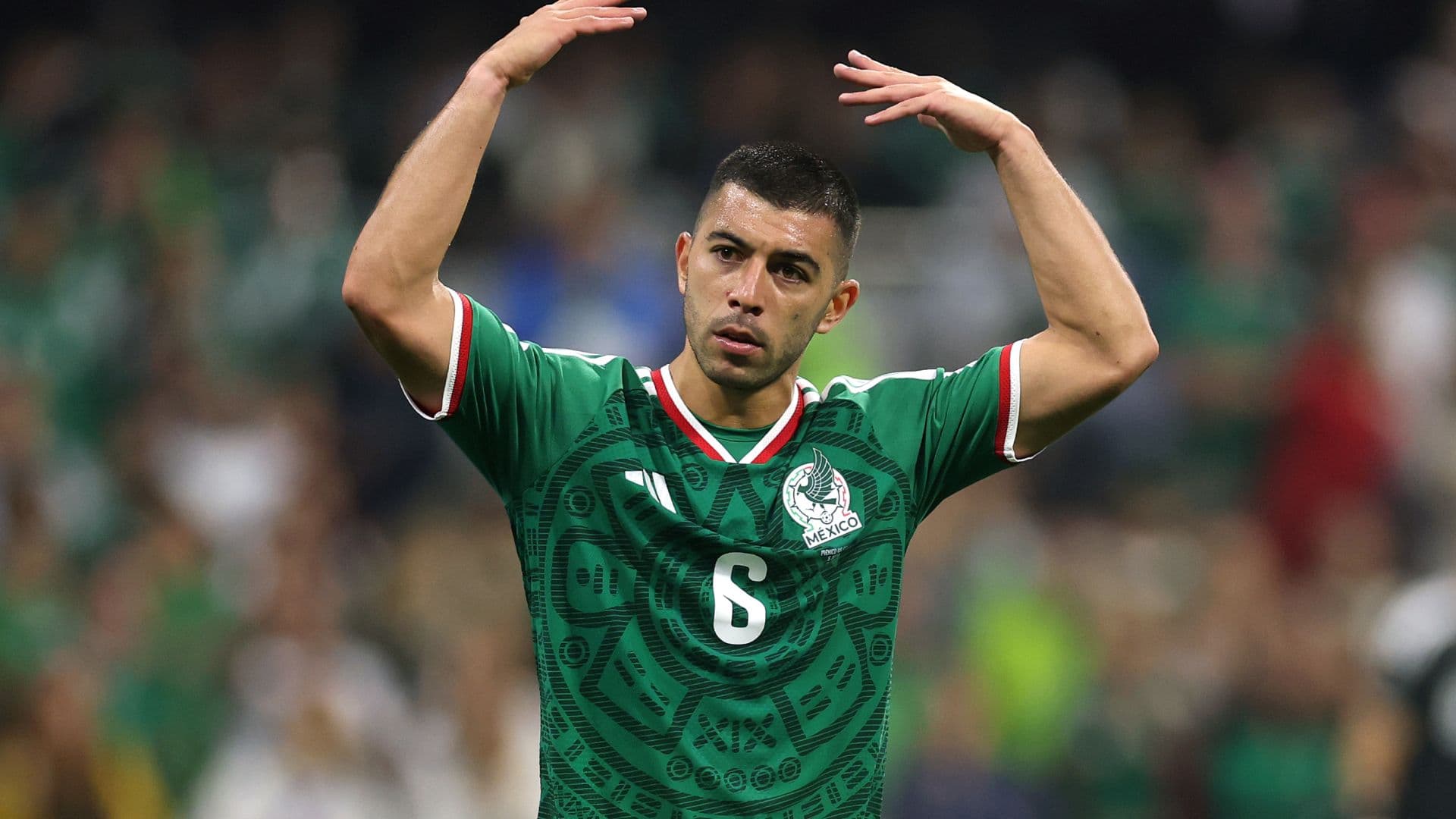 Erik Lira durante un partido con la Selección Mexicana