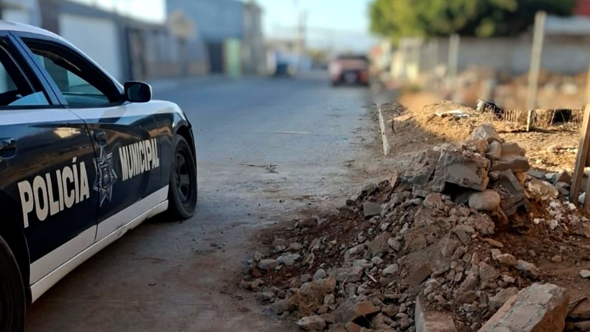 Detienen a Hombre por Arrojar Desechos en Vía Pública en Ensenada, BC