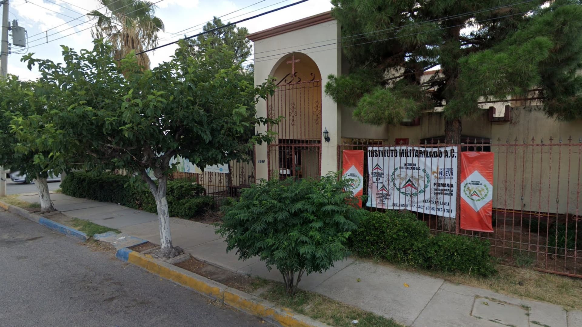 Desde la perspectiva de las autoridades educativas, dicho instituto no es considerado escuela militarizada
