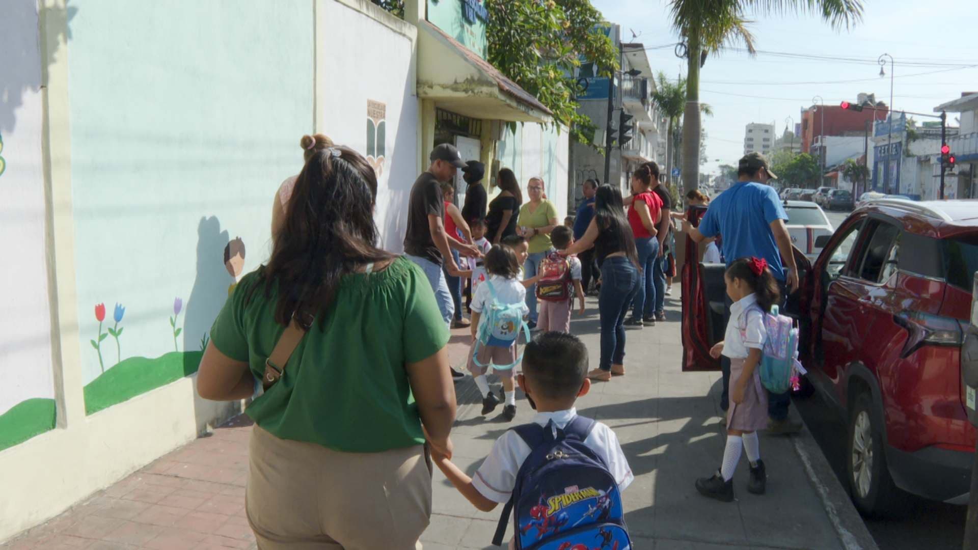 menores en escuela