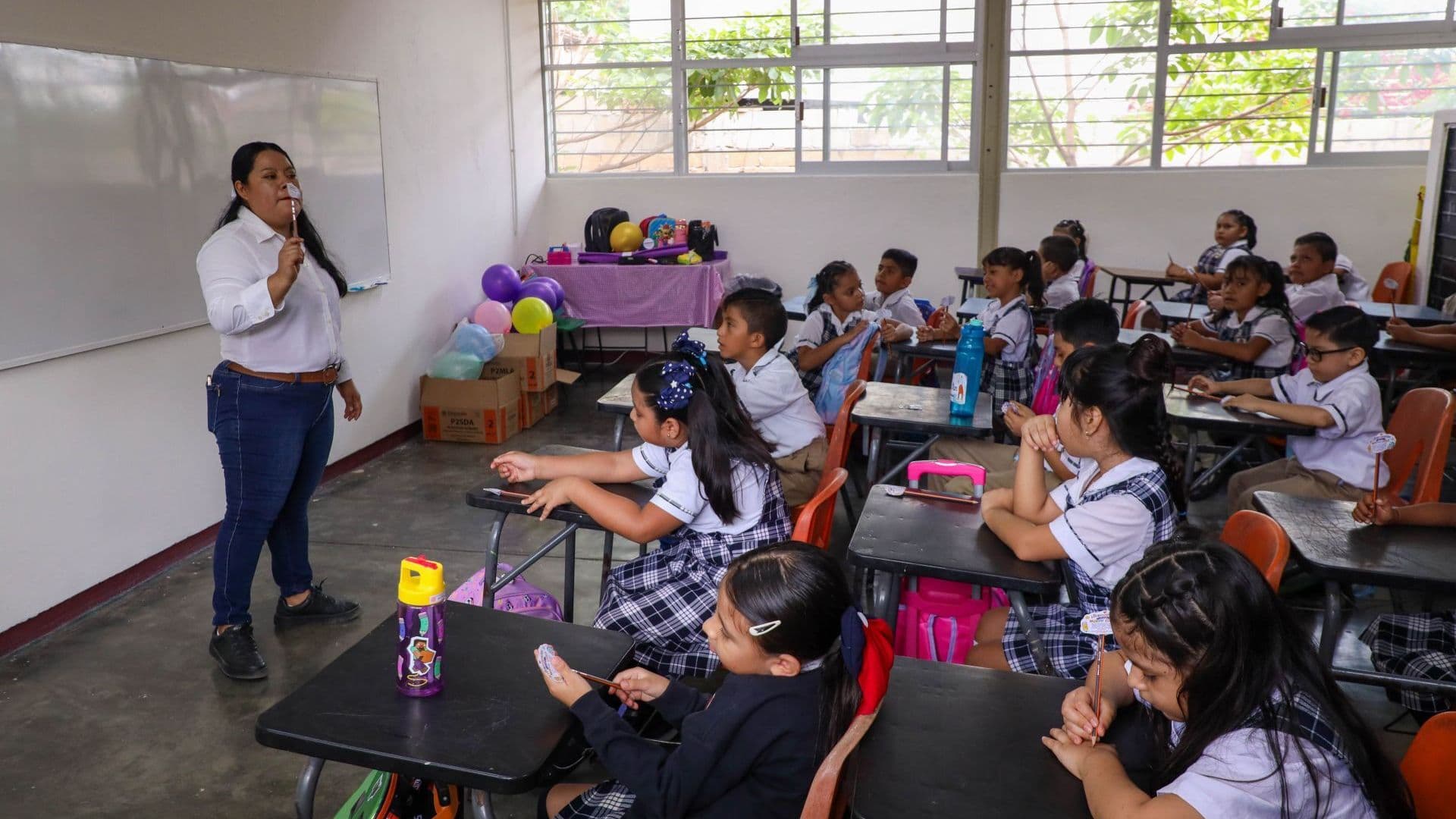 Alumnos en salón de clases