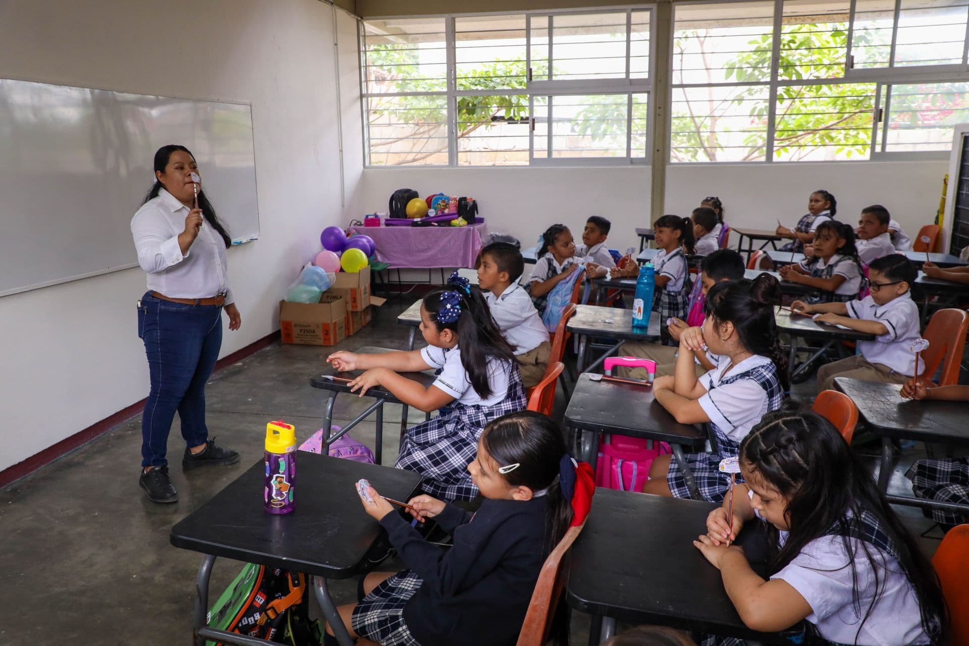 Alumnos en salón de clases