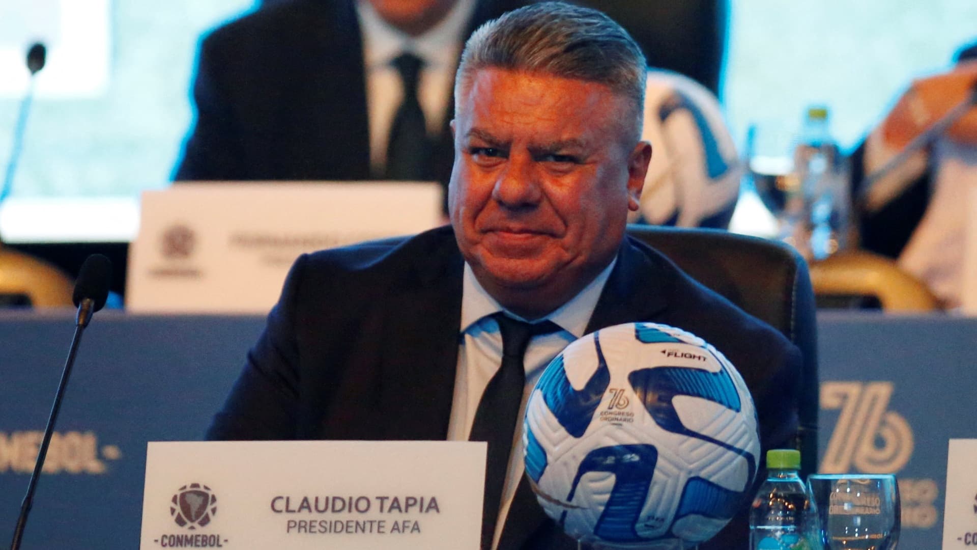 Claudio "Chiqui" Tapia, presidente de la AFA, está en el ojo del huracán por supuesto desvío de fondos.