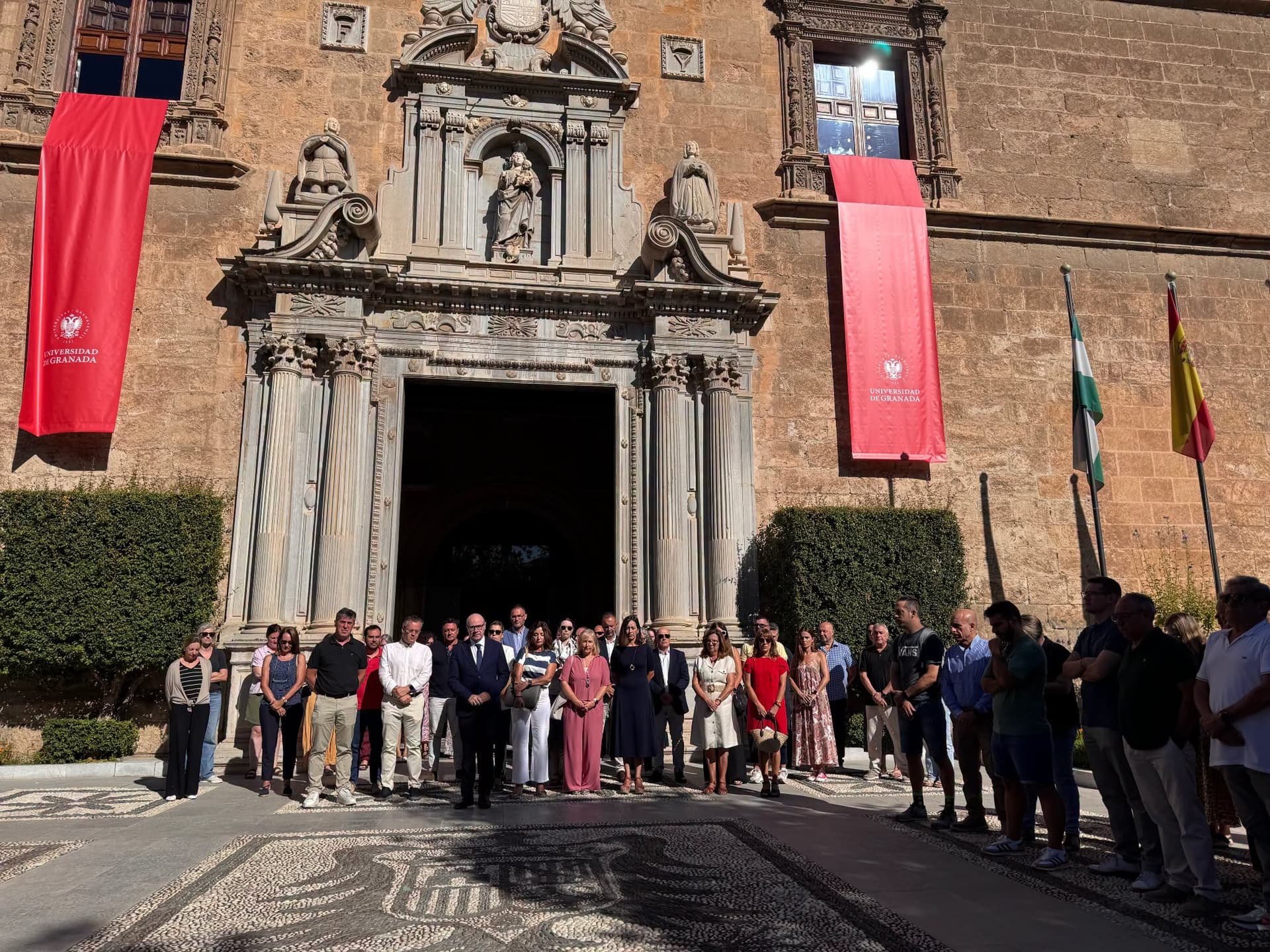 Personal de la Universidad de Granada, en España, guardó un minuto de silencio por la muerte de Claudia Tacoronte.
