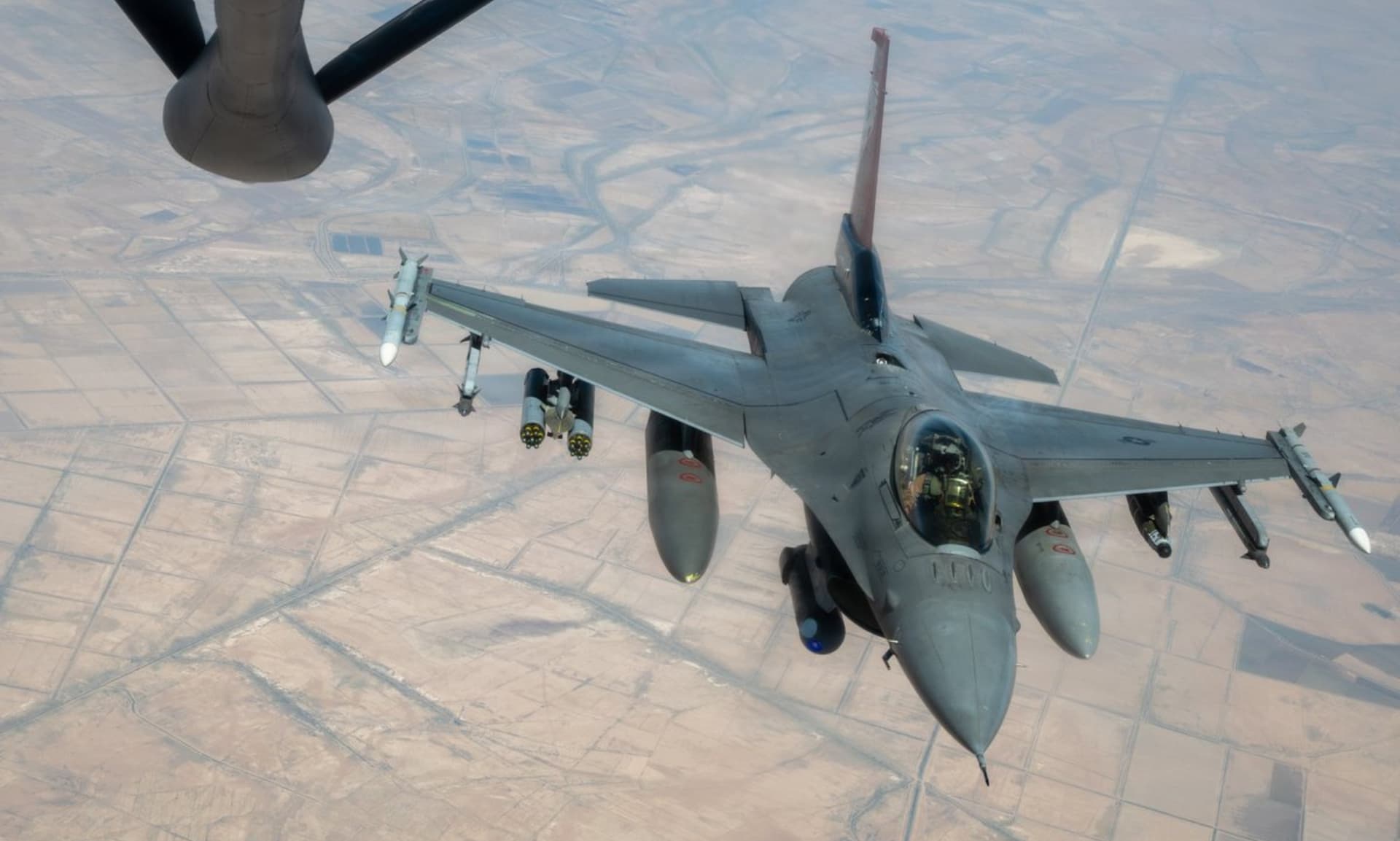 EUA Bombardea Irán tras al Ataque contra Buque en Ormuz, "Violó Alto el Fuego": Trump
