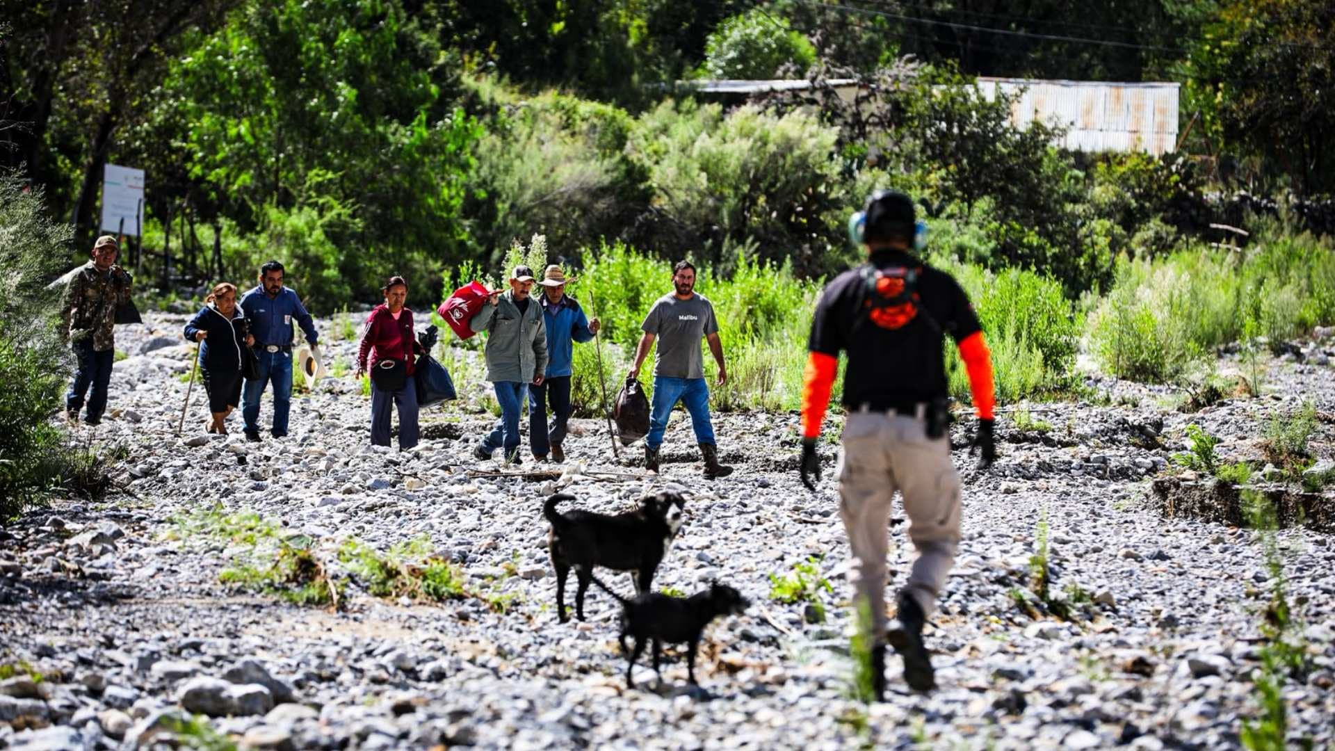 Evacúan a 8 Personas de Comunidades Afectadas tras Lluvias en Santa Catarina, NL