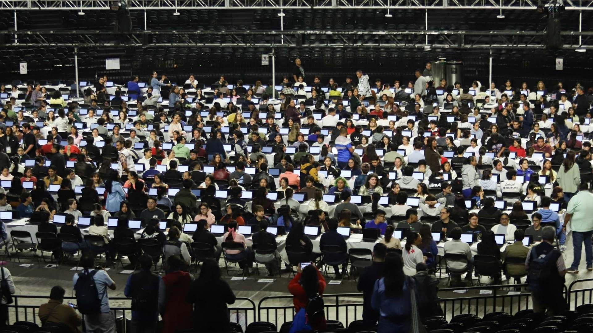Aplicación del examen de control de la UNAM en el Palacio de los Deportes. Foto: Cuartoscuro
