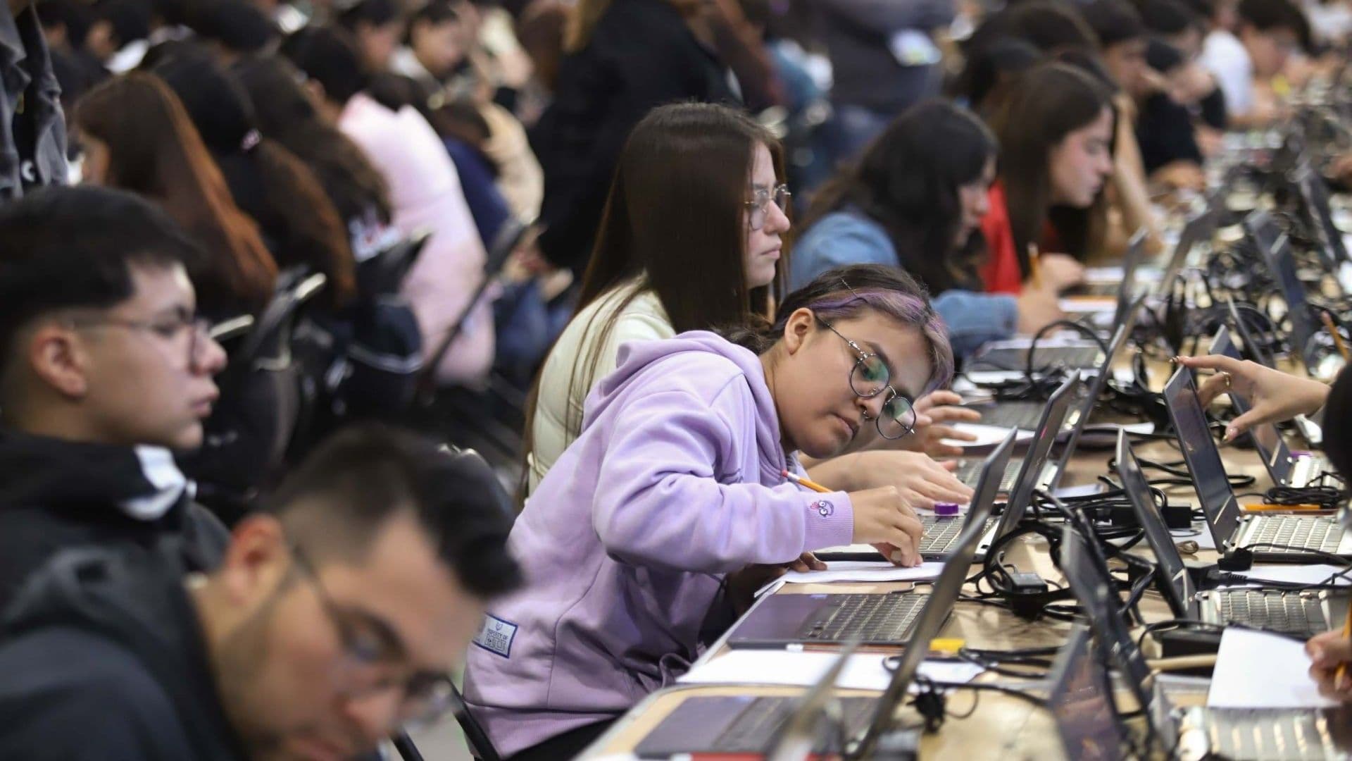 examen de control presencial en el Palacio de los Deportes