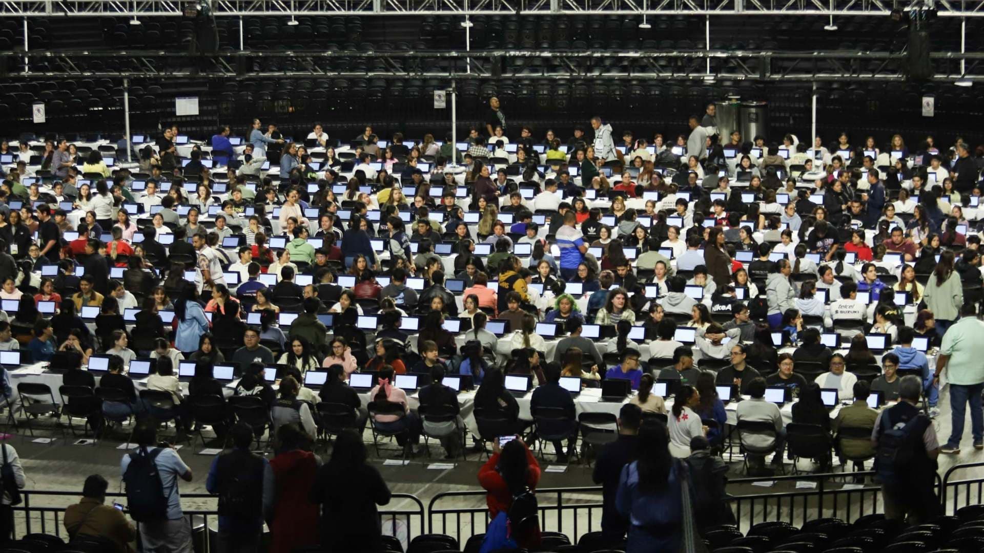 Aplicación del examen de control de la UNAM en el Palacio de los Deportes. Foto: Cuartoscuro