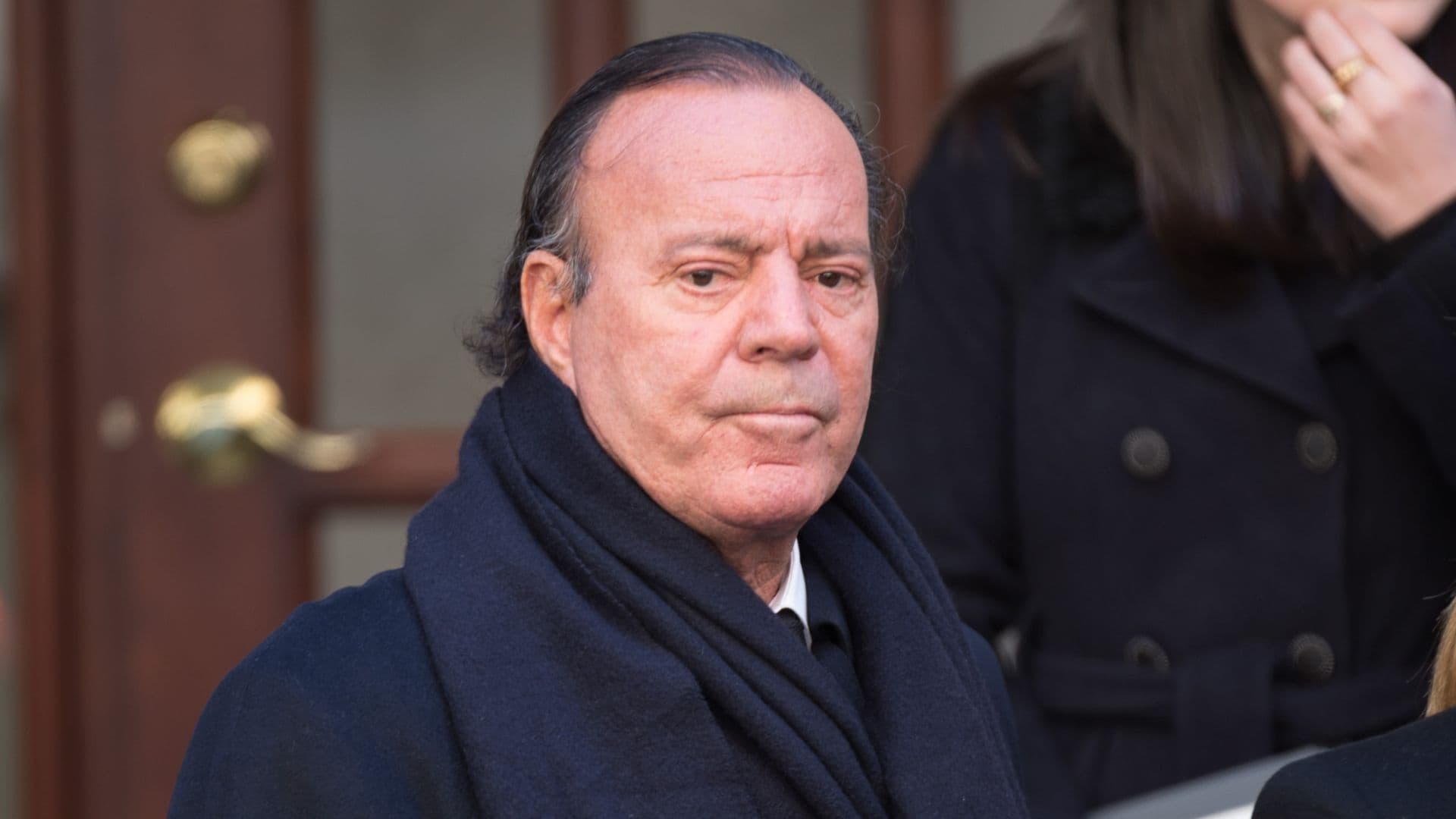 exempleadas-julio-iglesias-querella-abuso