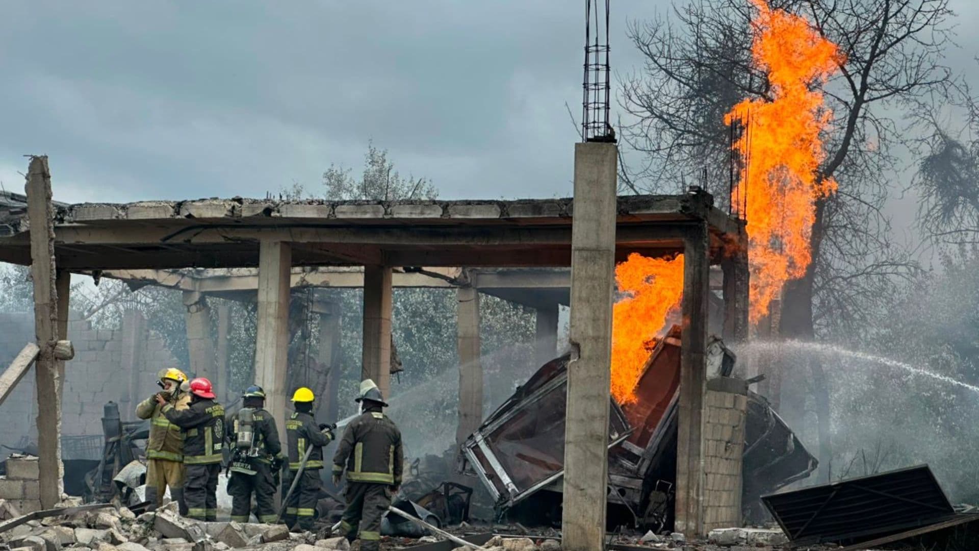 Explosión de cuatro pipas de gas LP en Tepeaca, Puebla.