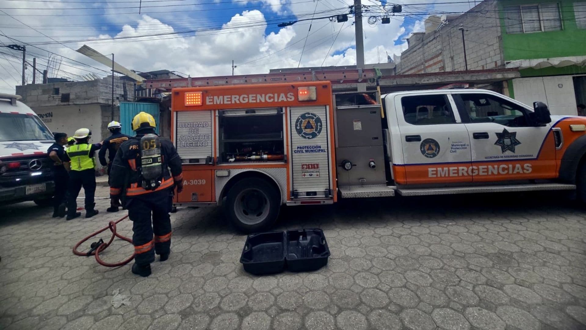 Explosión Gas Vivienda Dos Lesionados Colonia Bosques de Santa Anita Puebla