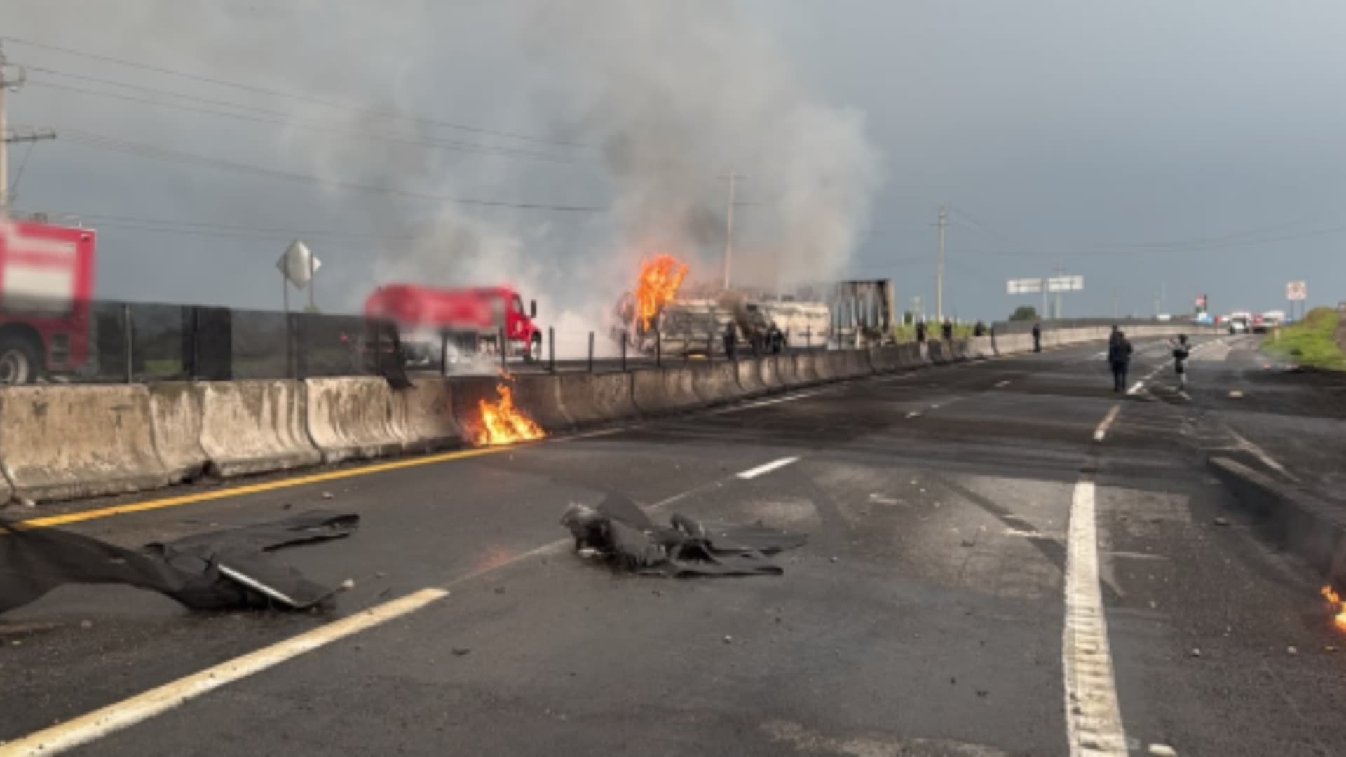 La cámara de monitoreo captó el momento justo del accidente.