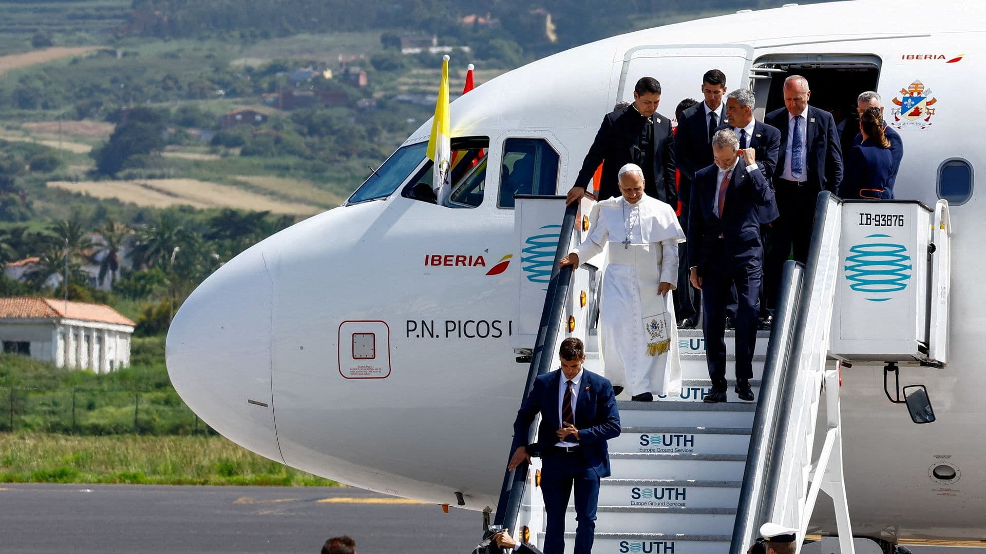 El papa León XIV el 12 de junio 2026 luego de falla en avión.