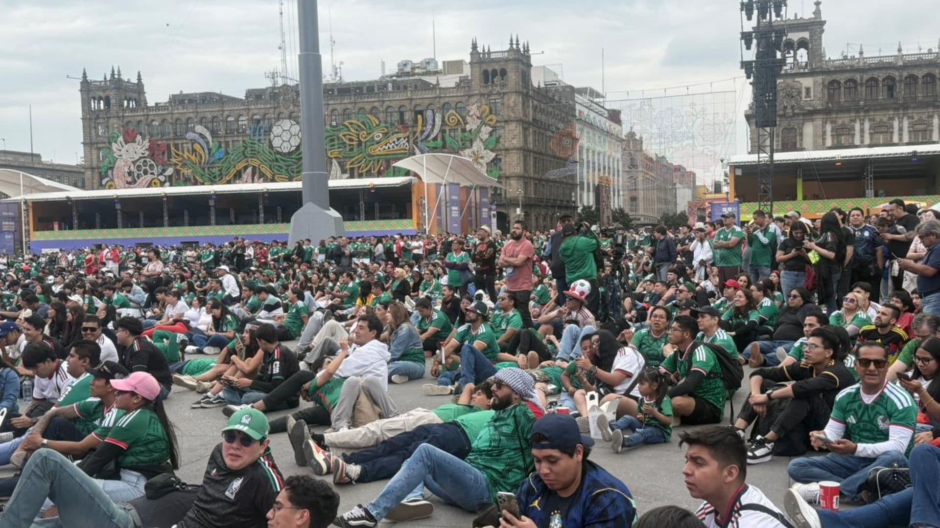 La afición mexicana está lista en el Fan Fest del Zócalo CDMX