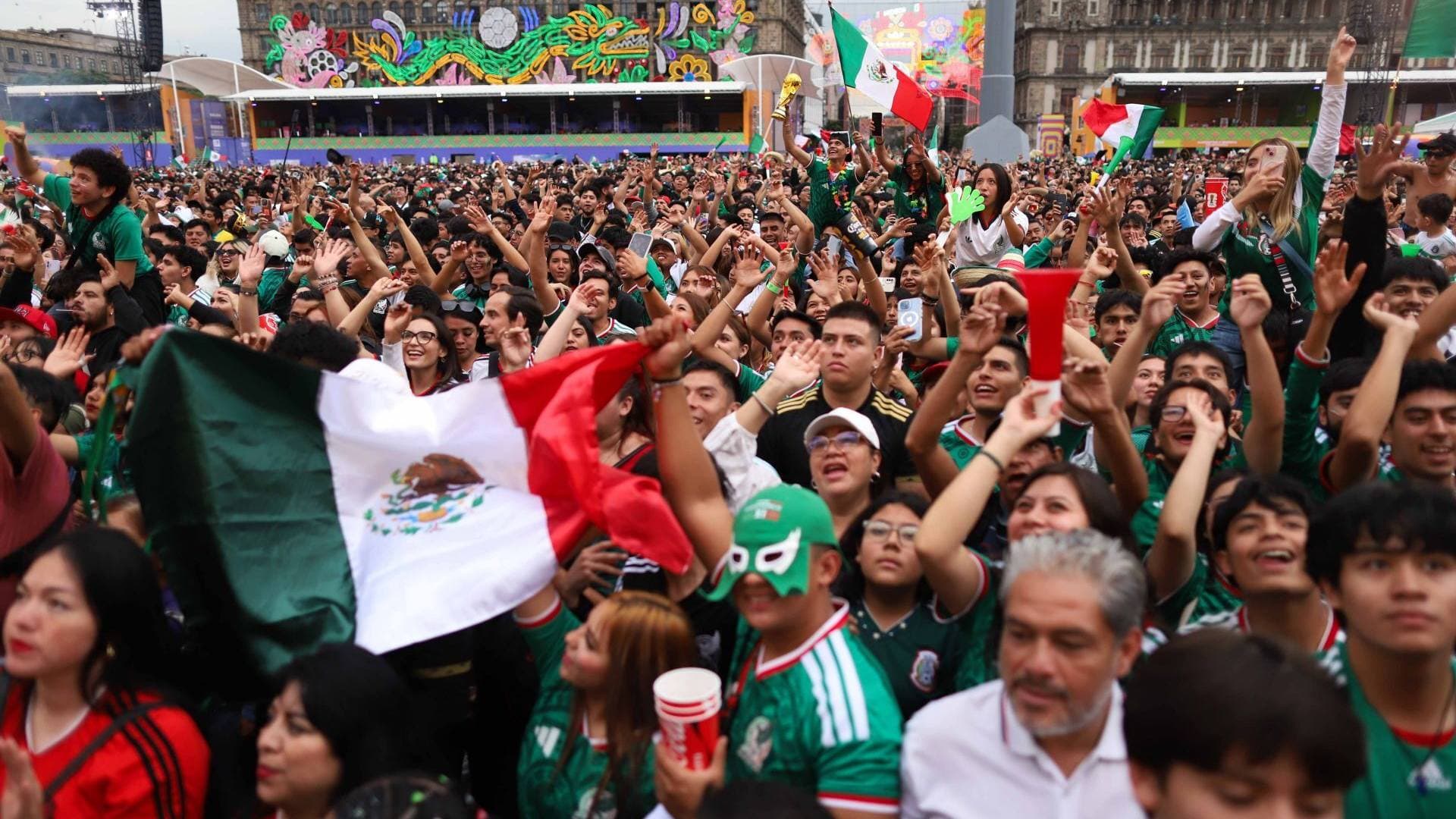 Aficionados disfrutaron en el fan fest el partido de México vs Chequia. Foto: Cuartoscuro