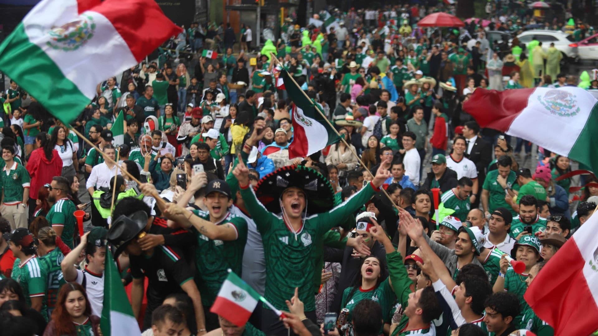 Festejos en el Ángel de la Independencia, CDMX