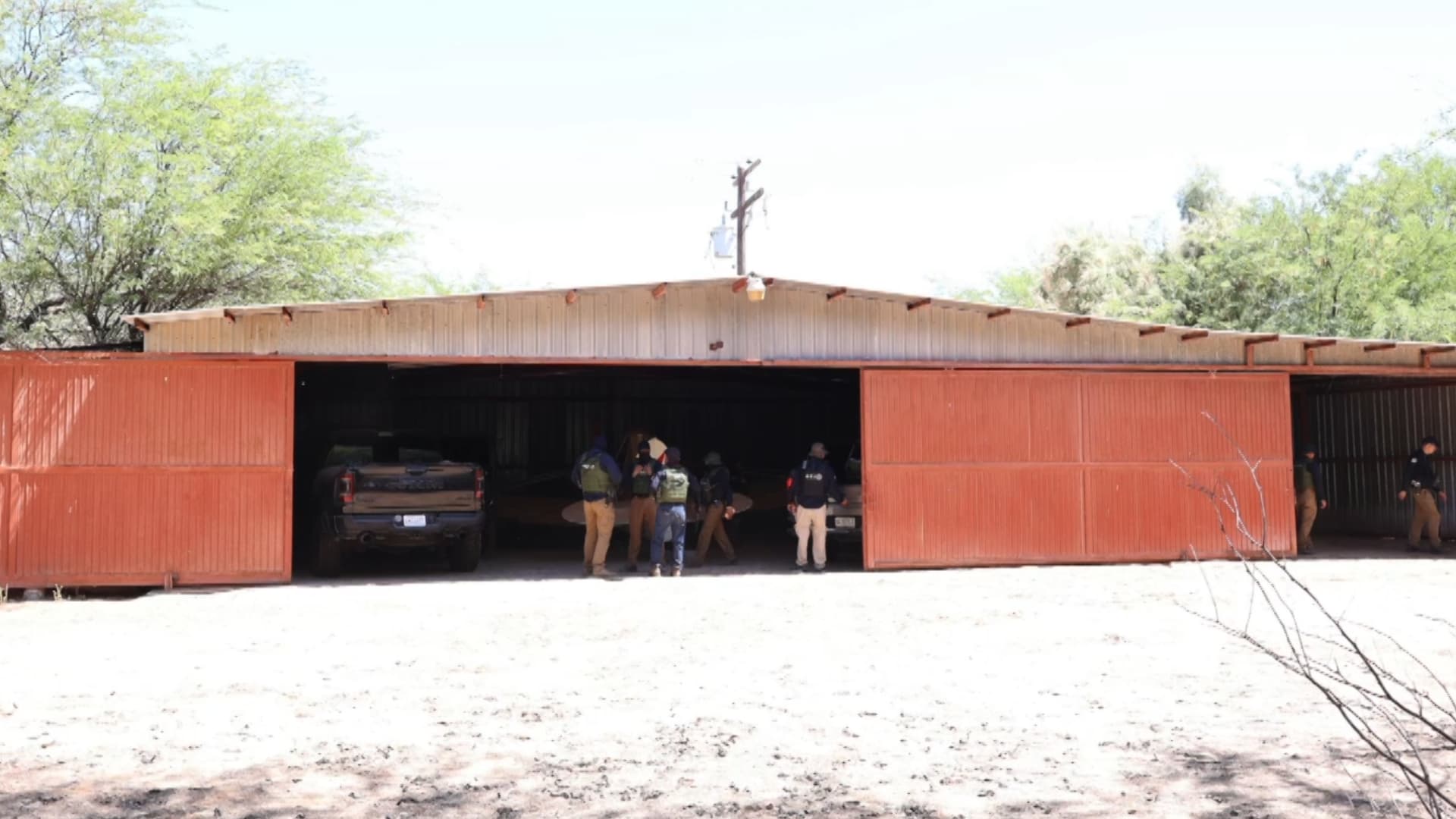 Aseguran Avioneta y Vehículos con Reporte de Robo en EUA Durante Cateo en Mexicali