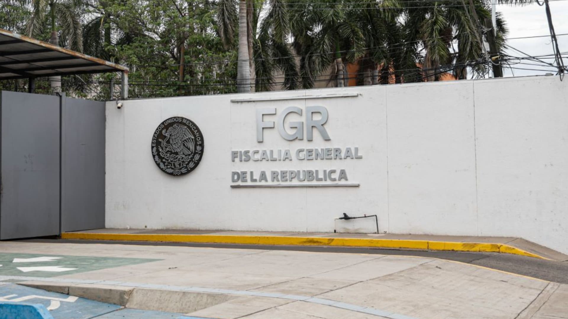 FGR Asegura Vehículos con Blindaje Artesanal, Cartuchos y Cargadores en Sinaloa