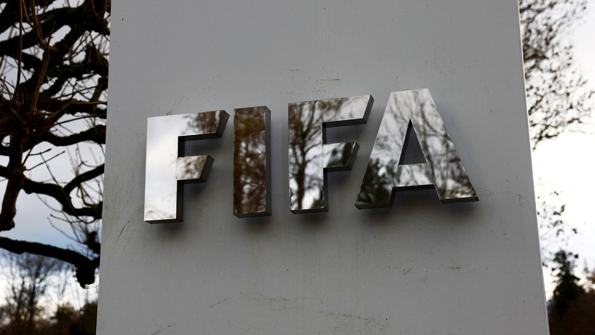 La FIFA está en una polémica ante la creación de un ente que busca inversionistas para sus torneos internacionales