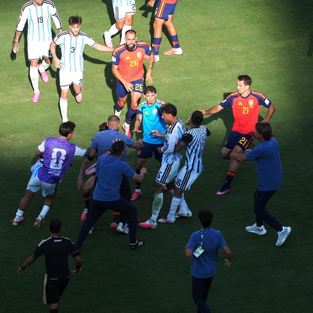 FIFA Suspende 10 Partidos a Leandro Paredes por Pelea en Final del Mundial 2026