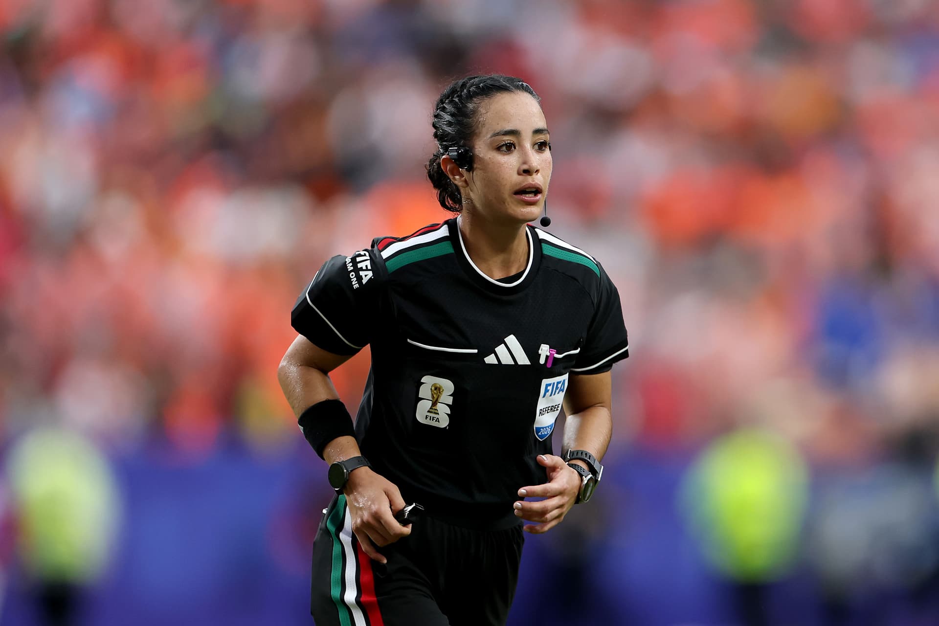 Katia Itzel García, árbitra mexicana, durante el Mundial 2026