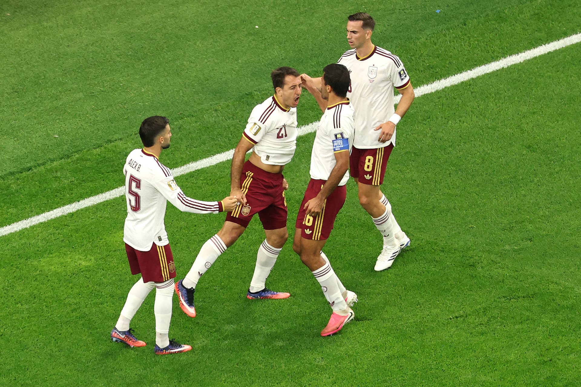 Jugadores de España durante la semifinal del Mundial 2026