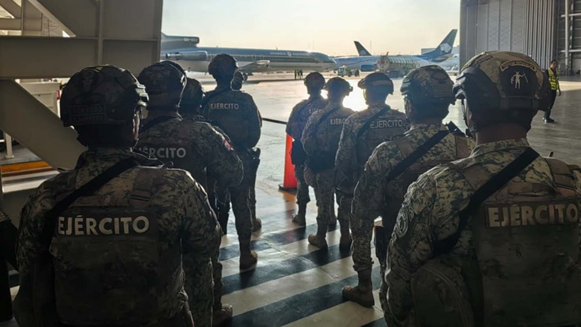 Miembros de las fuerzas especiales del Ejército refuerzan seguridad en Sinaloa. Foto: X @EJTO_FAM_GN