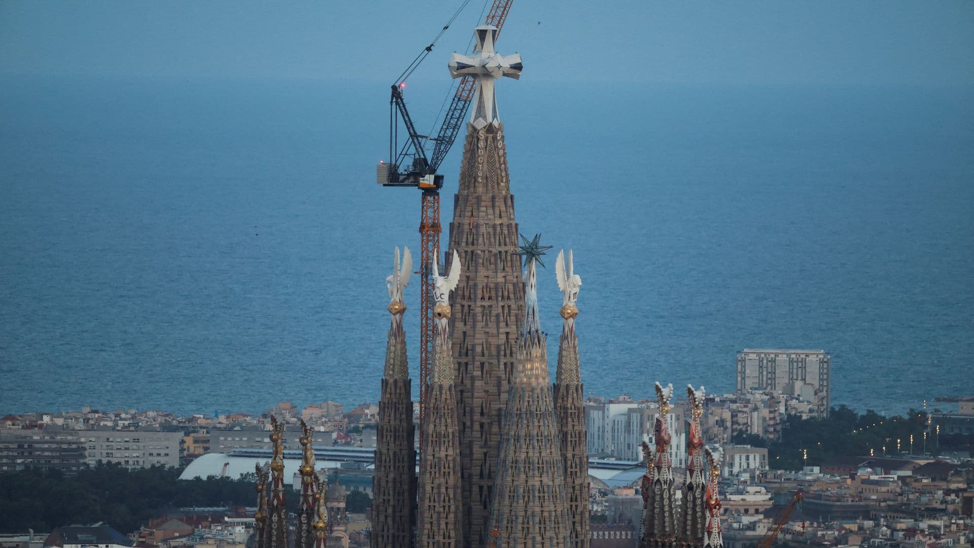 Así Es la Torre de Jesús Recién Terminada de la Basílica de la Sagrada Familia