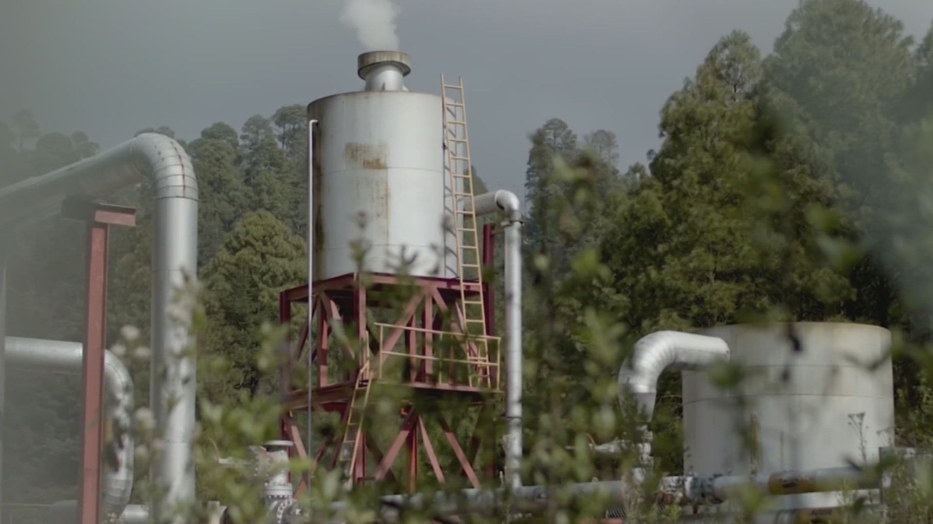 Instalaciones de planta geotermoeléctrica Los Azufres.