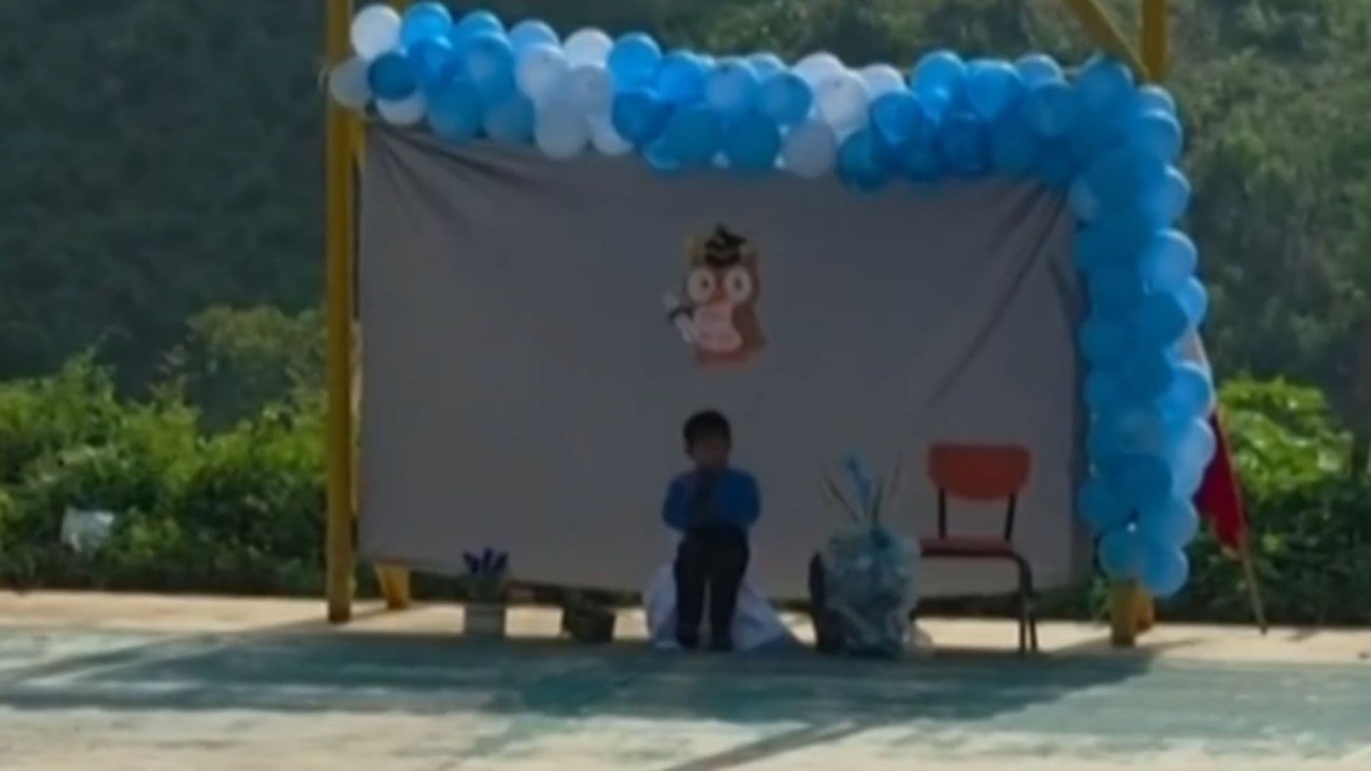 El Centro Preescolar "Niños Héroes" realizó la clausura del ciclo escolar solo con el pequeño Javier, un niño indígena ñuu savi.